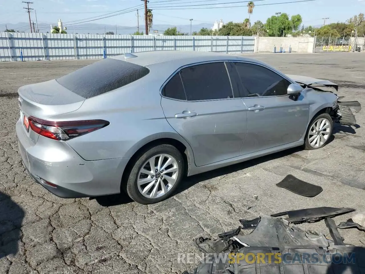3 Photograph of a damaged car 4T1C11AK7MU587467 TOYOTA CAMRY 2021