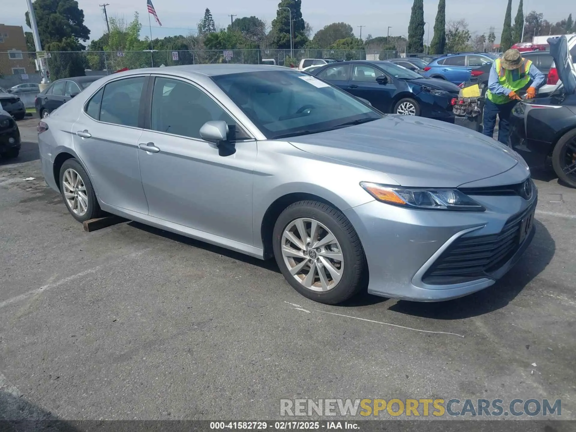 1 Photograph of a damaged car 4T1C11AK8MU443460 TOYOTA CAMRY 2021