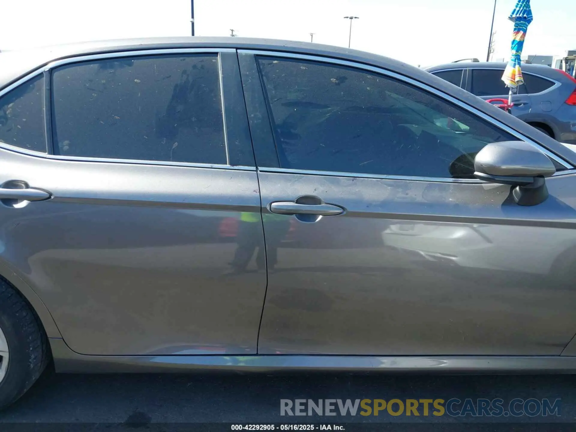 14 Photograph of a damaged car 4T1C11AK8MU513670 TOYOTA CAMRY 2021