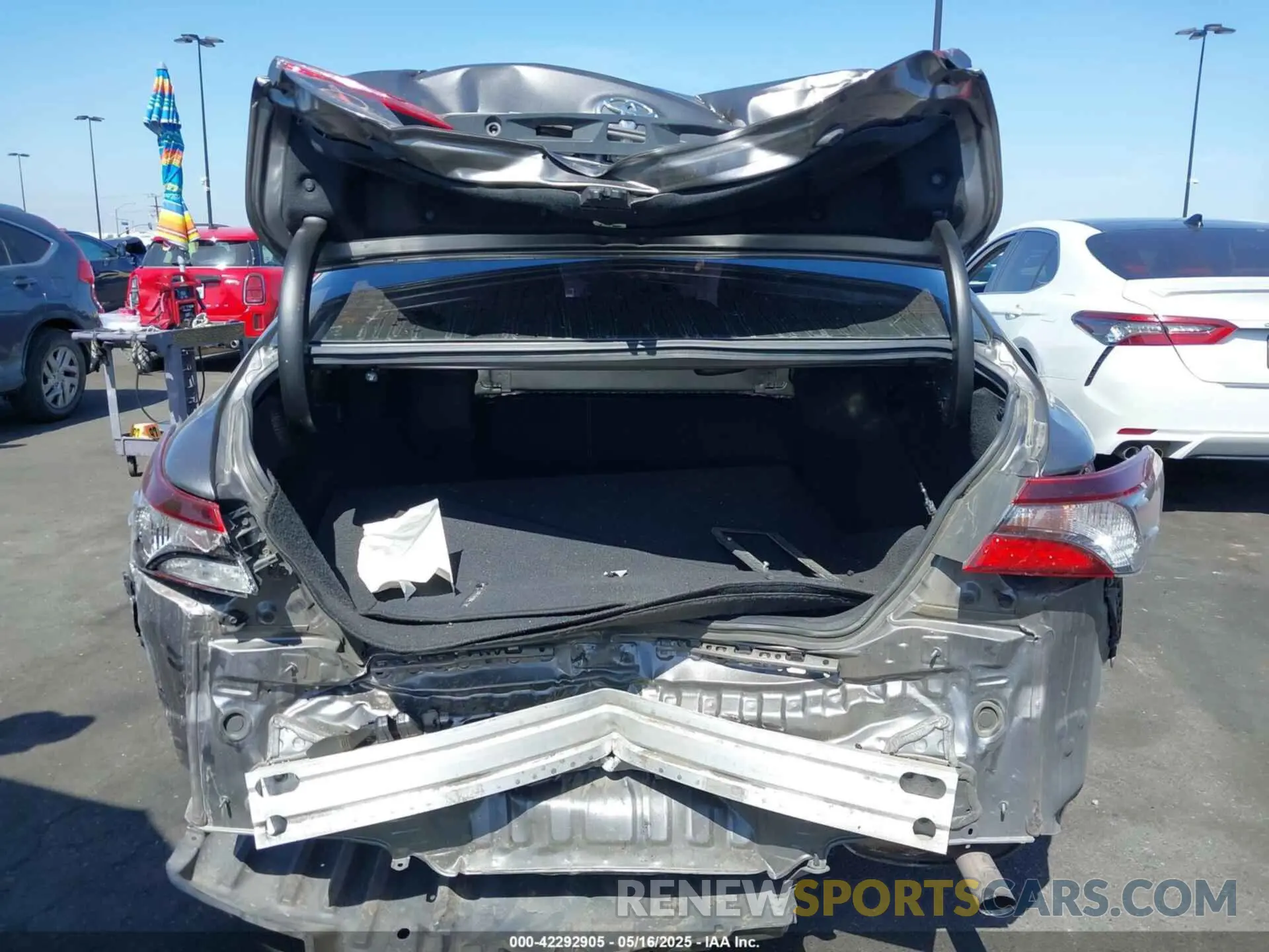 6 Photograph of a damaged car 4T1C11AK8MU513670 TOYOTA CAMRY 2021