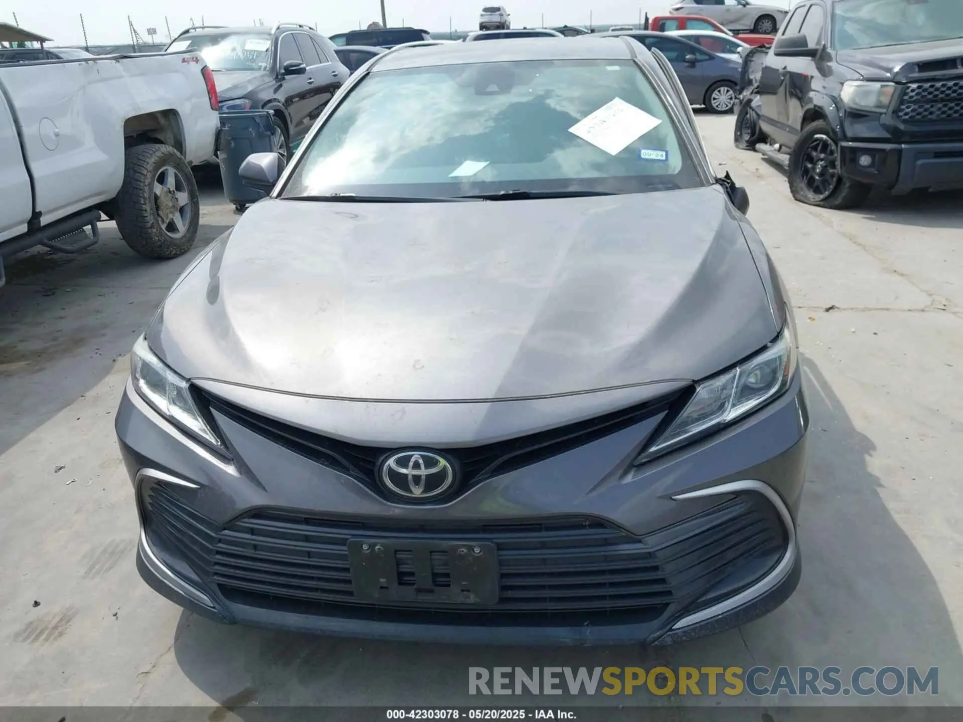 11 Photograph of a damaged car 4T1C11AK8MU545325 TOYOTA CAMRY 2021