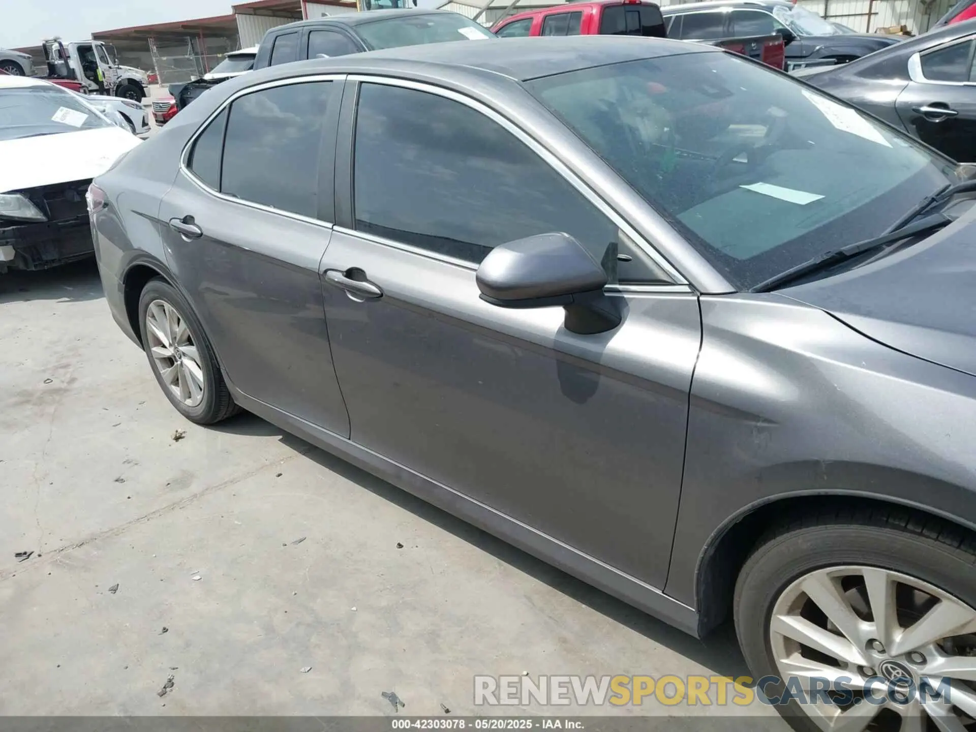 12 Photograph of a damaged car 4T1C11AK8MU545325 TOYOTA CAMRY 2021