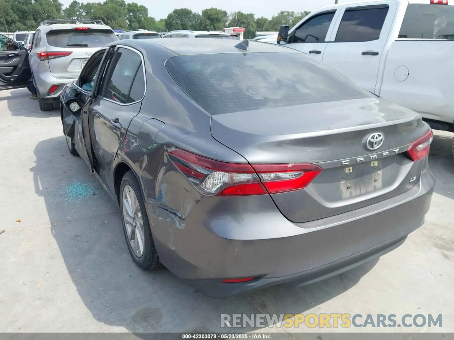3 Photograph of a damaged car 4T1C11AK8MU545325 TOYOTA CAMRY 2021