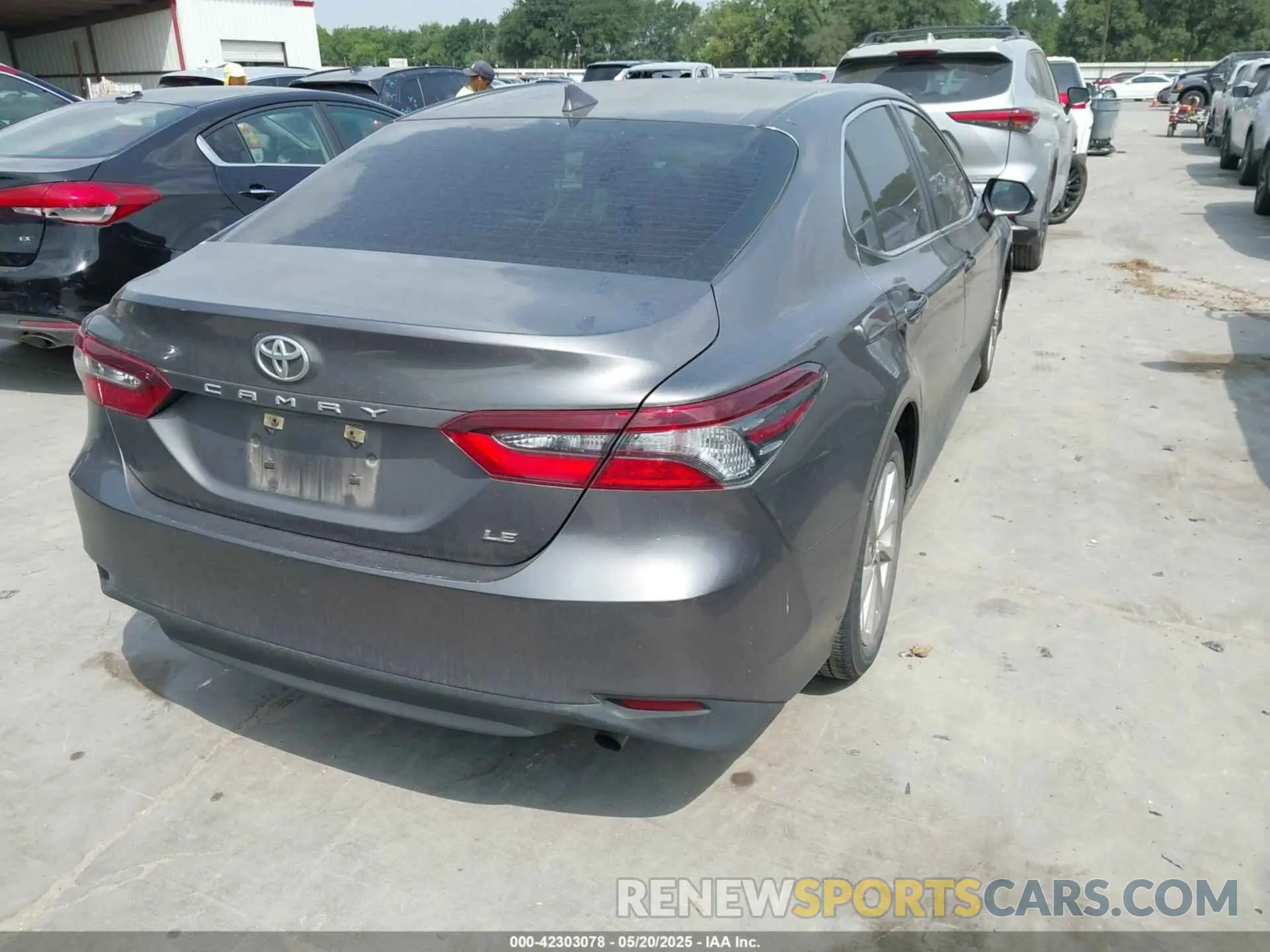 4 Photograph of a damaged car 4T1C11AK8MU545325 TOYOTA CAMRY 2021