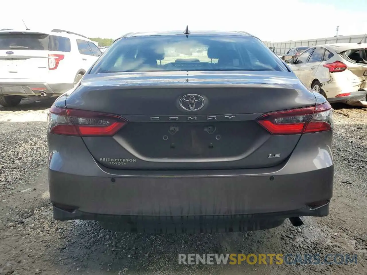 6 Photograph of a damaged car 4T1C11AK8MU569897 TOYOTA CAMRY 2021