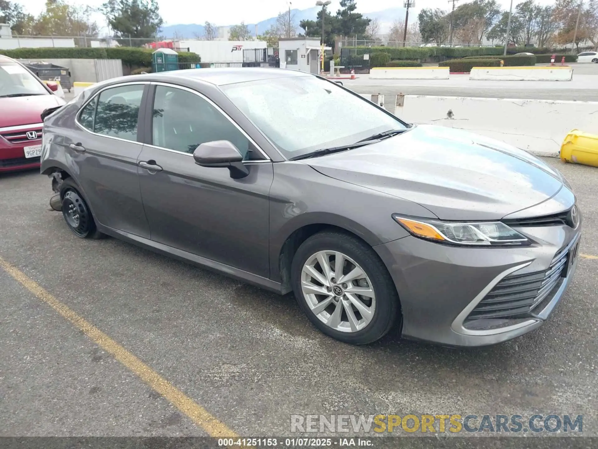 1 Photograph of a damaged car 4T1C11AK8MU577403 TOYOTA CAMRY 2021