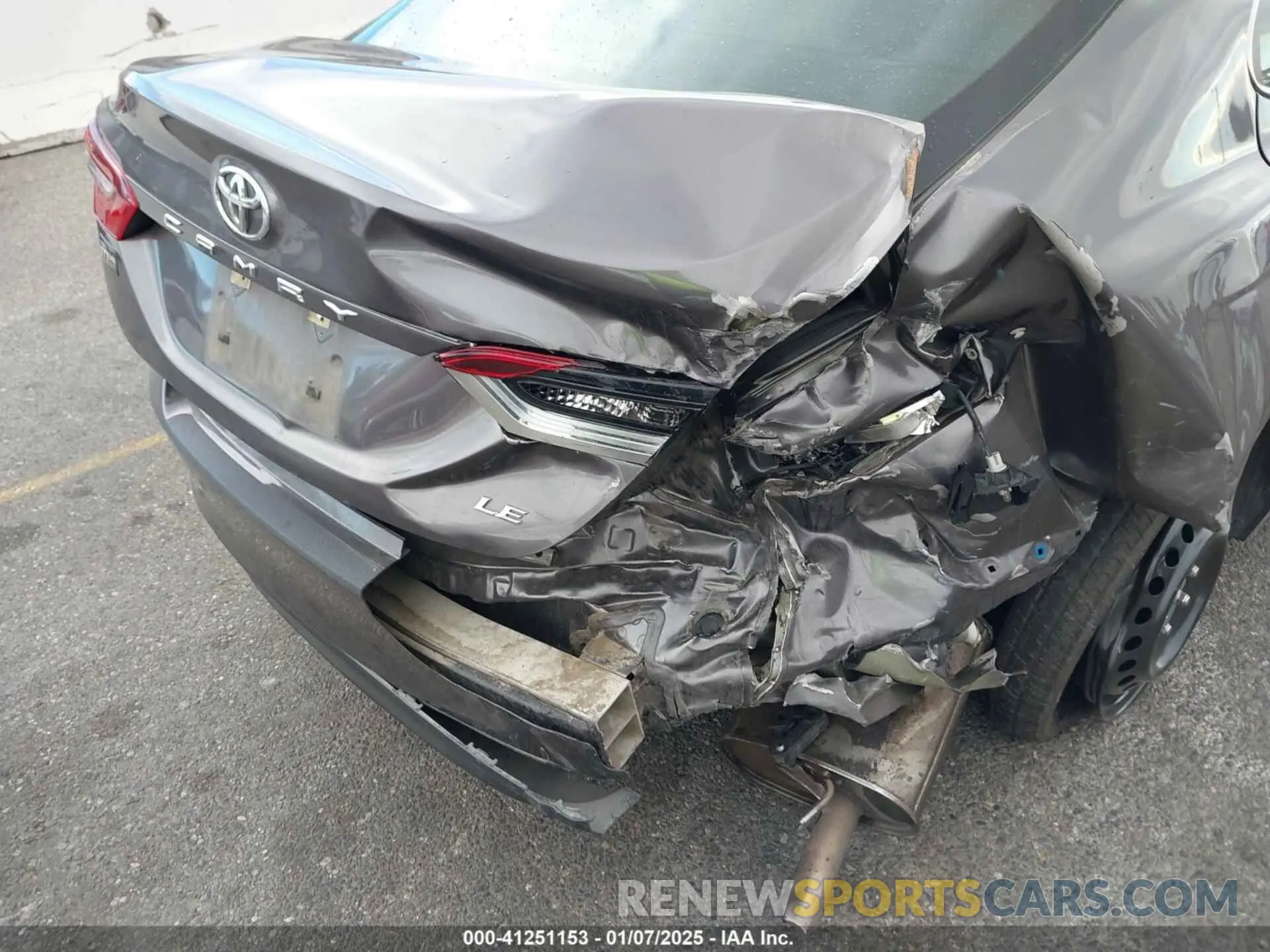 6 Photograph of a damaged car 4T1C11AK8MU577403 TOYOTA CAMRY 2021