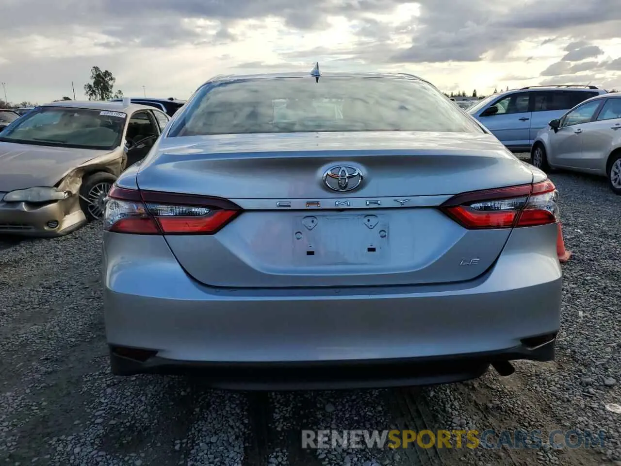 6 Photograph of a damaged car 4T1C11AK8MU605815 TOYOTA CAMRY 2021