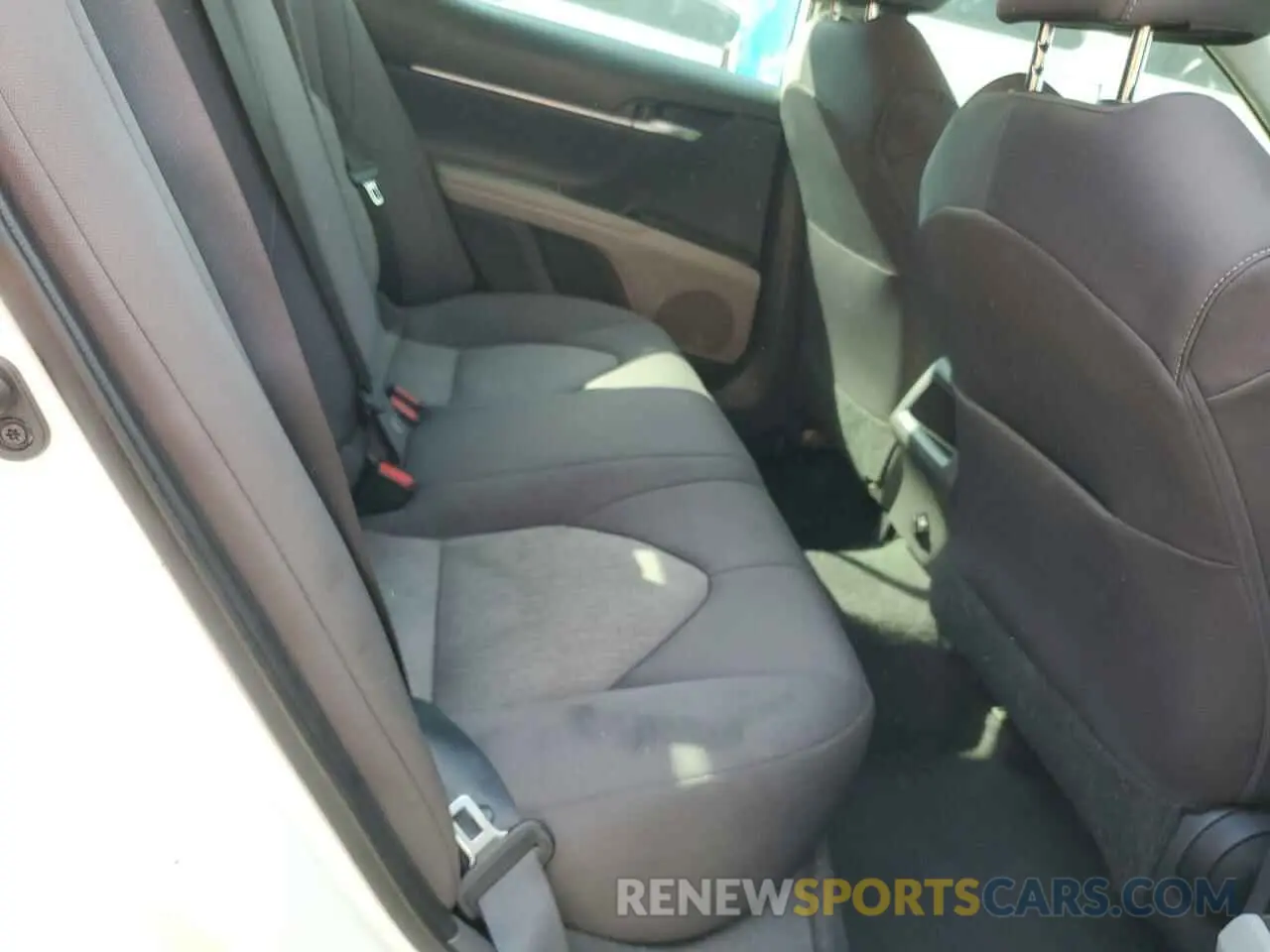 10 Photograph of a damaged car 4T1C11AK9MU404151 TOYOTA CAMRY 2021