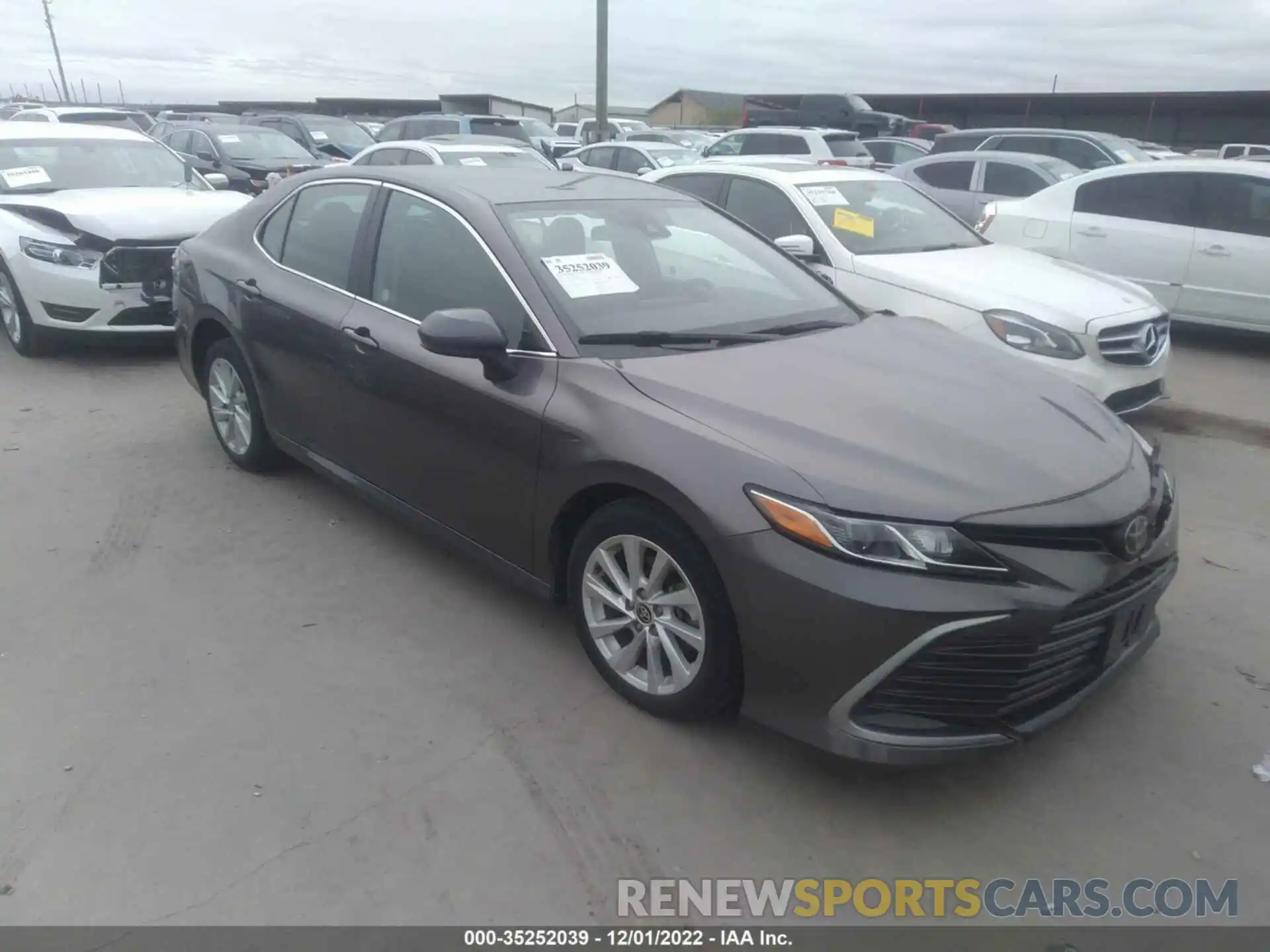 1 Photograph of a damaged car 4T1C11AK9MU454404 TOYOTA CAMRY 2021