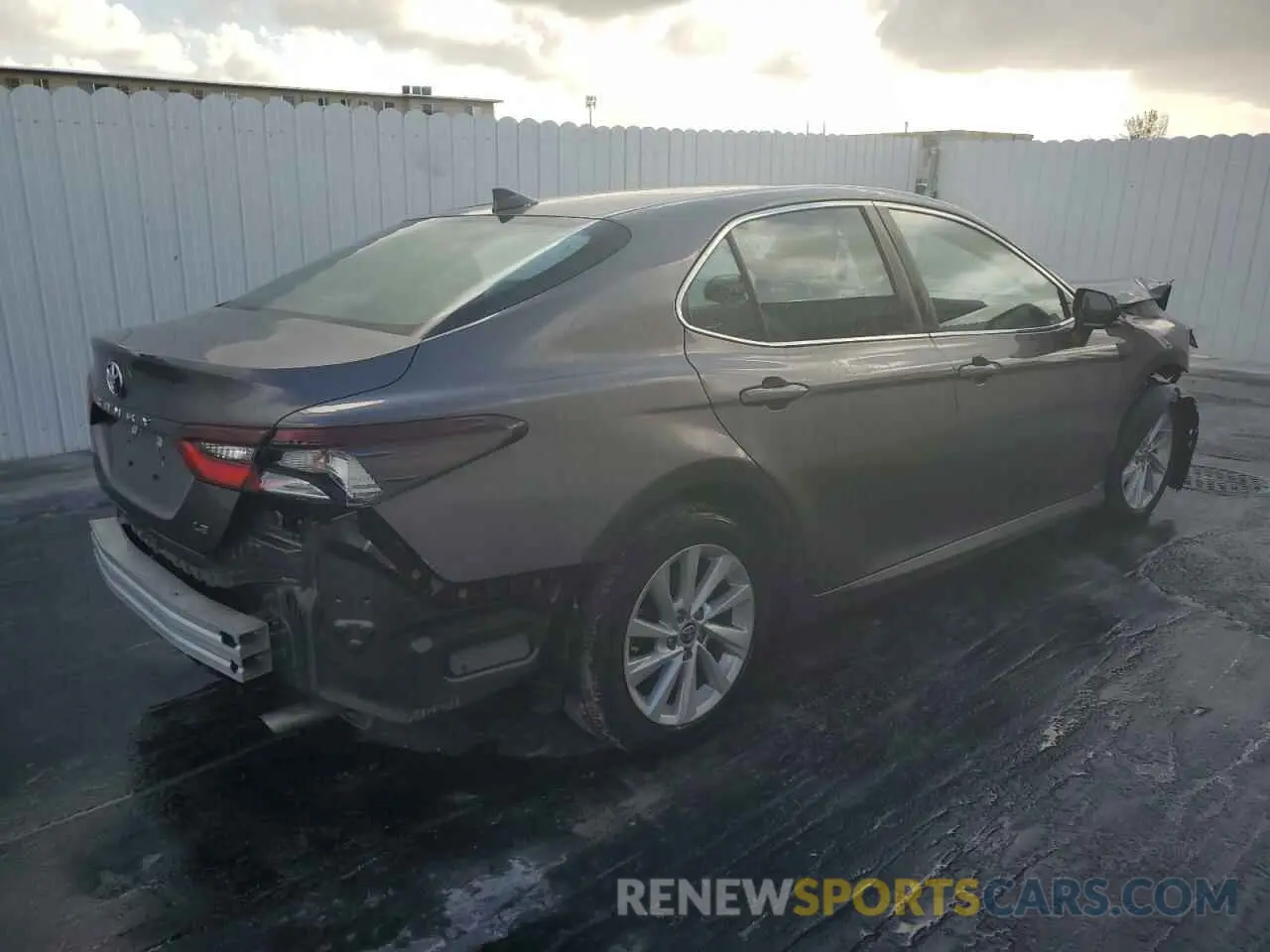 3 Photograph of a damaged car 4T1C11AK9MU459876 TOYOTA CAMRY 2021