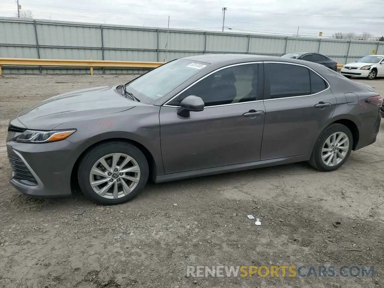1 Photograph of a damaged car 4T1C11AK9MU524385 TOYOTA CAMRY 2021