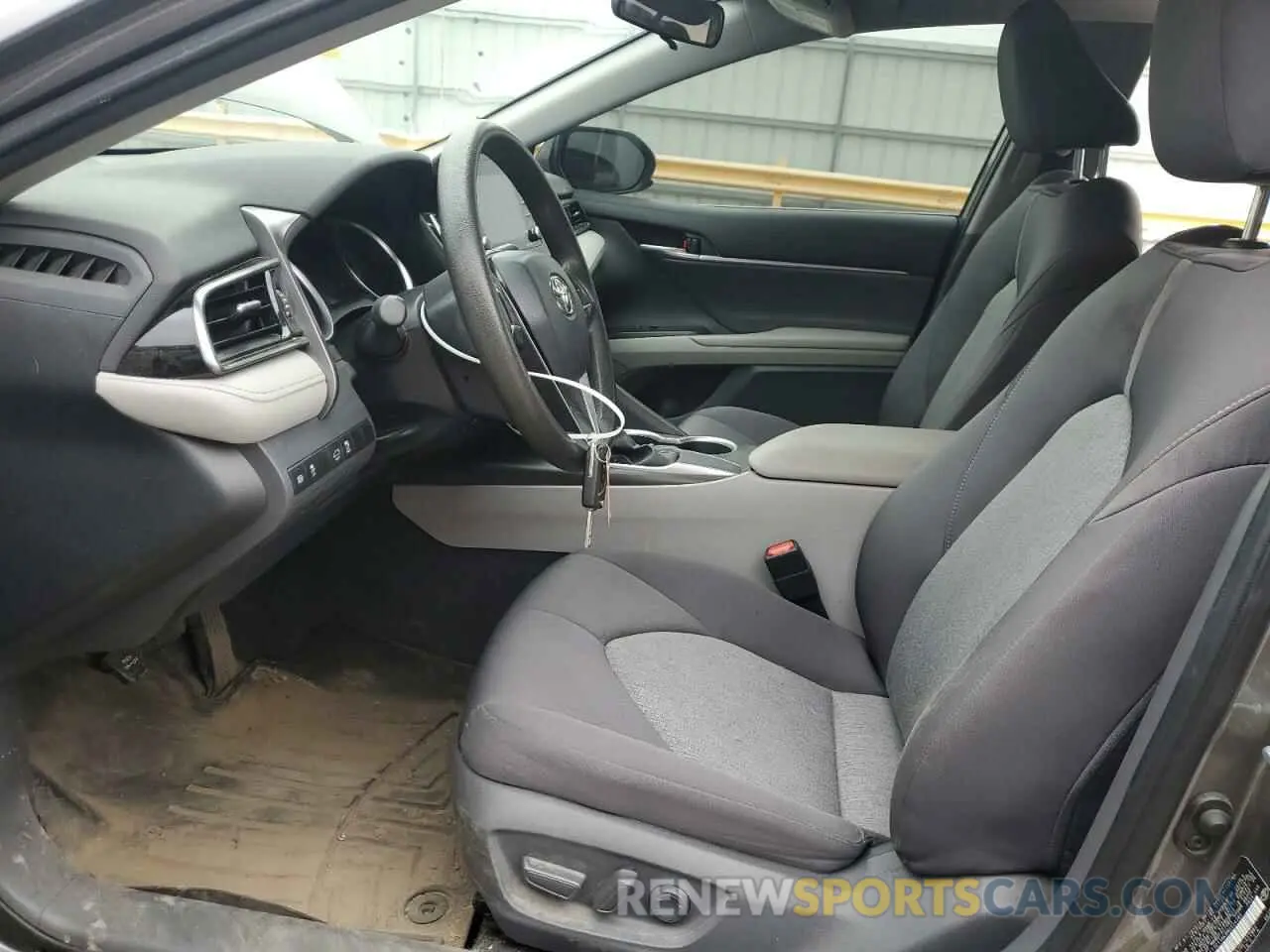 7 Photograph of a damaged car 4T1C11AK9MU524385 TOYOTA CAMRY 2021