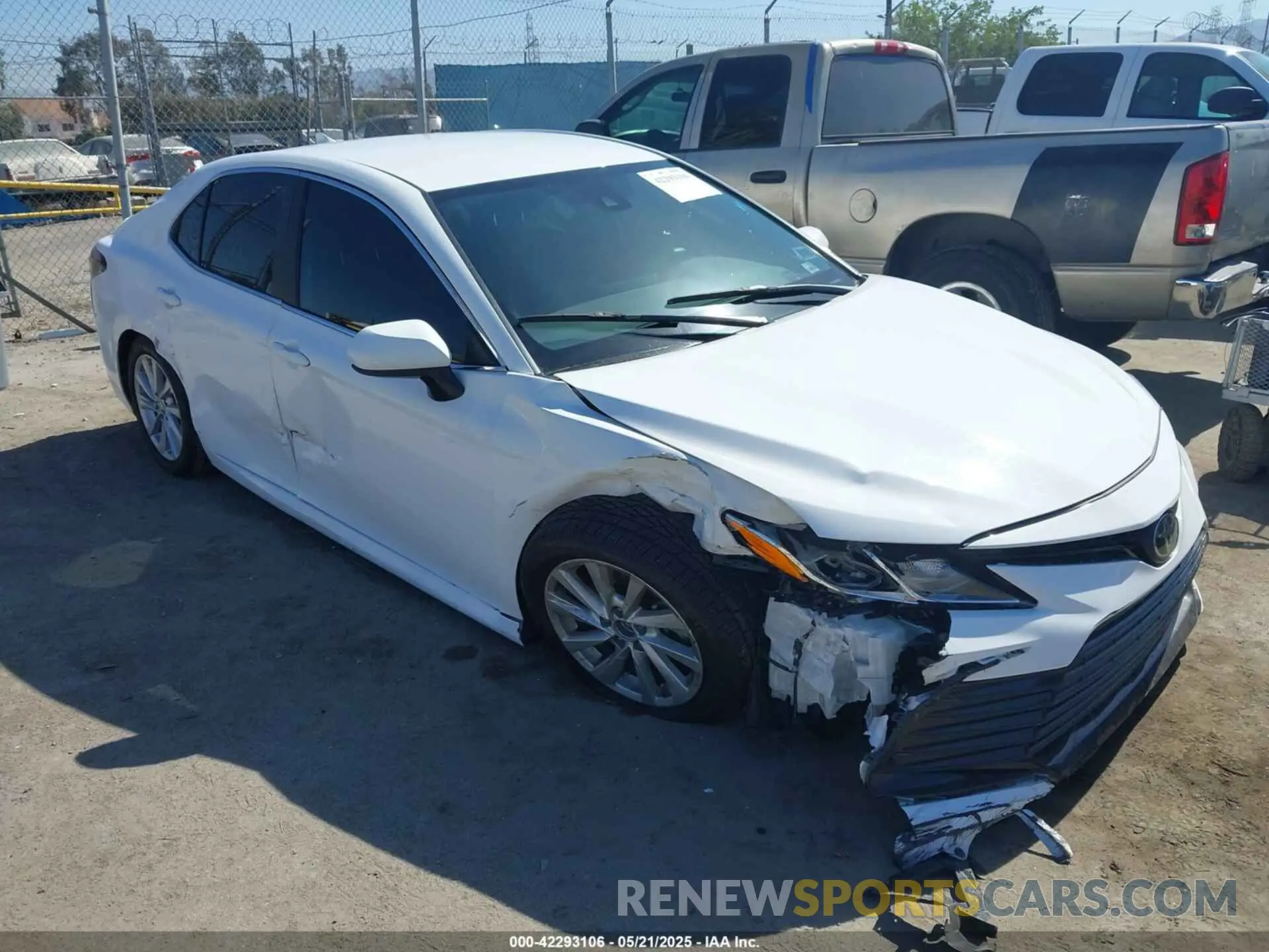 1 Photograph of a damaged car 4T1C11AK9MU527206 TOYOTA CAMRY 2021