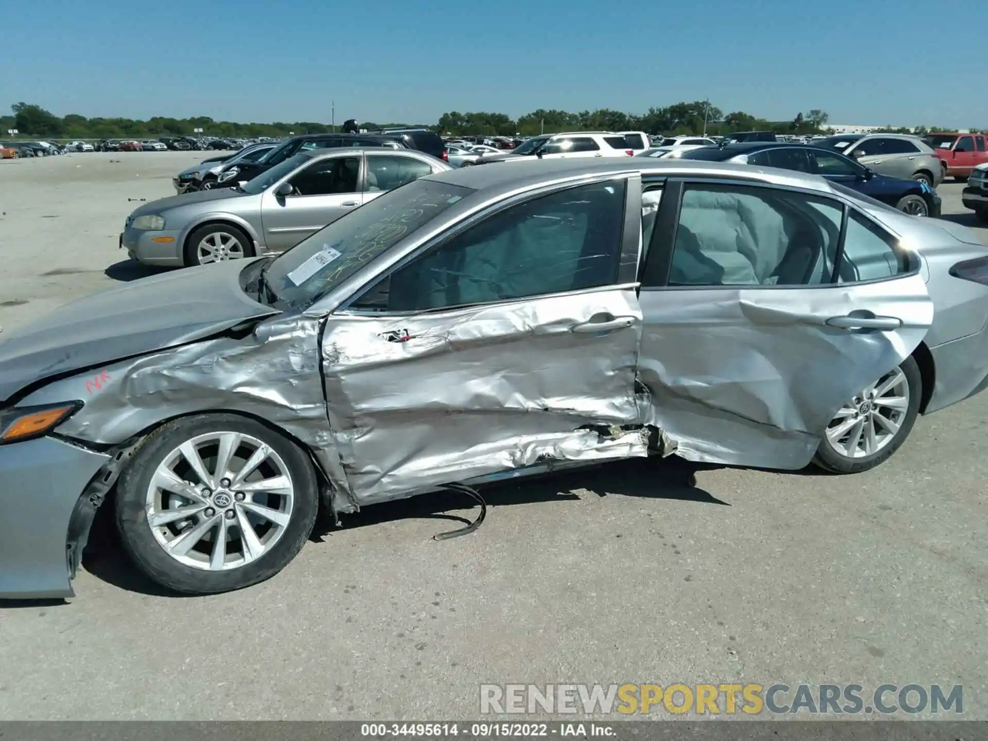 6 Photograph of a damaged car 4T1C11AK9MU568421 TOYOTA CAMRY 2021