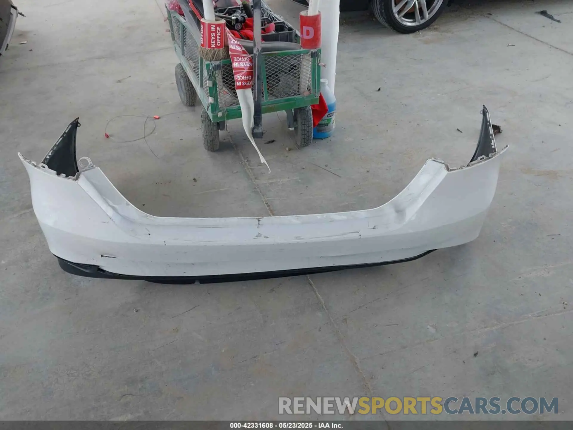 12 Photograph of a damaged car 4T1C11AK9MU584845 TOYOTA CAMRY 2021