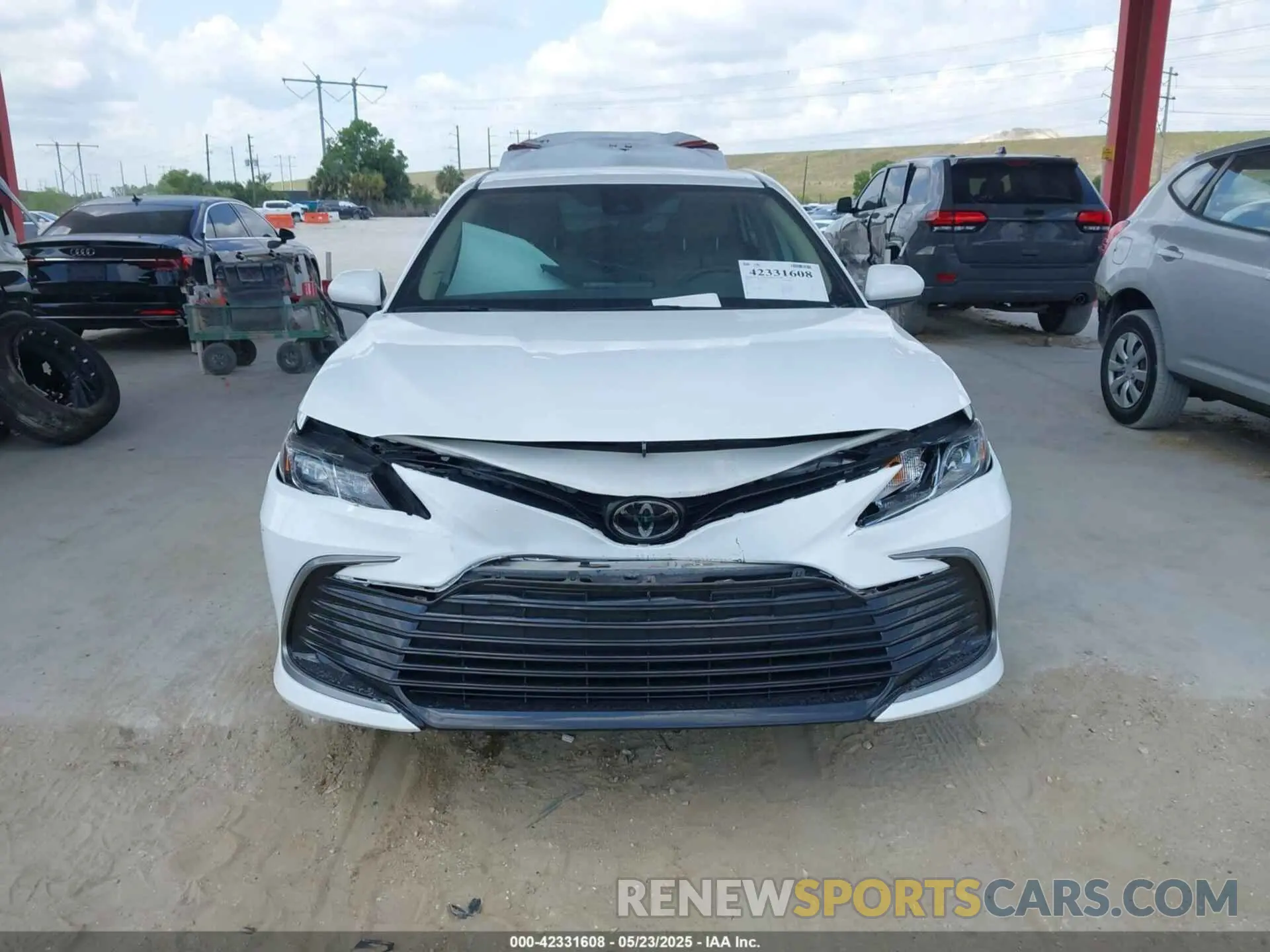 13 Photograph of a damaged car 4T1C11AK9MU584845 TOYOTA CAMRY 2021