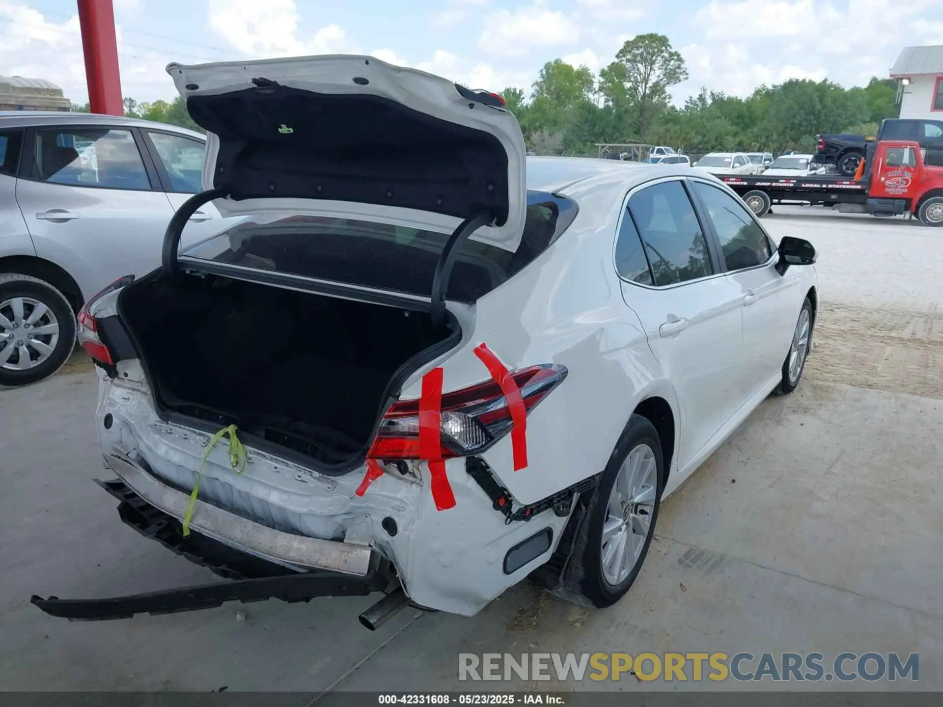 4 Photograph of a damaged car 4T1C11AK9MU584845 TOYOTA CAMRY 2021