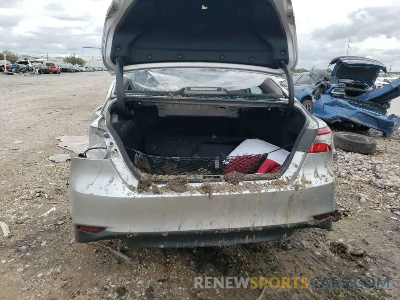 6 Photograph of a damaged car 4T1C11AK9MU597269 TOYOTA CAMRY 2021