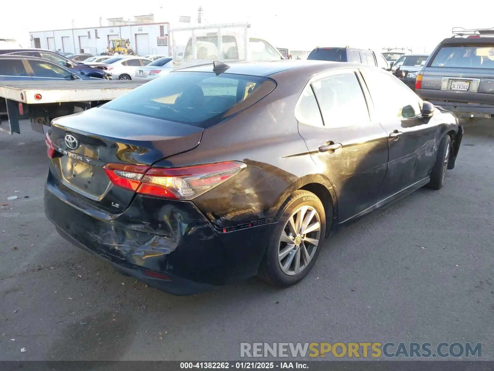 4 Photograph of a damaged car 4T1C11AKXMU426417 TOYOTA CAMRY 2021