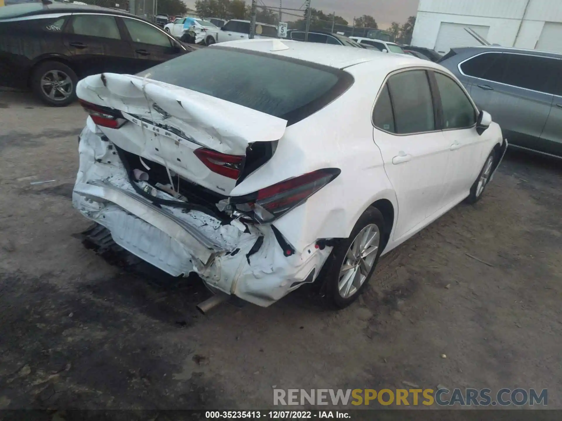 4 Photograph of a damaged car 4T1C11AKXMU439104 TOYOTA CAMRY 2021