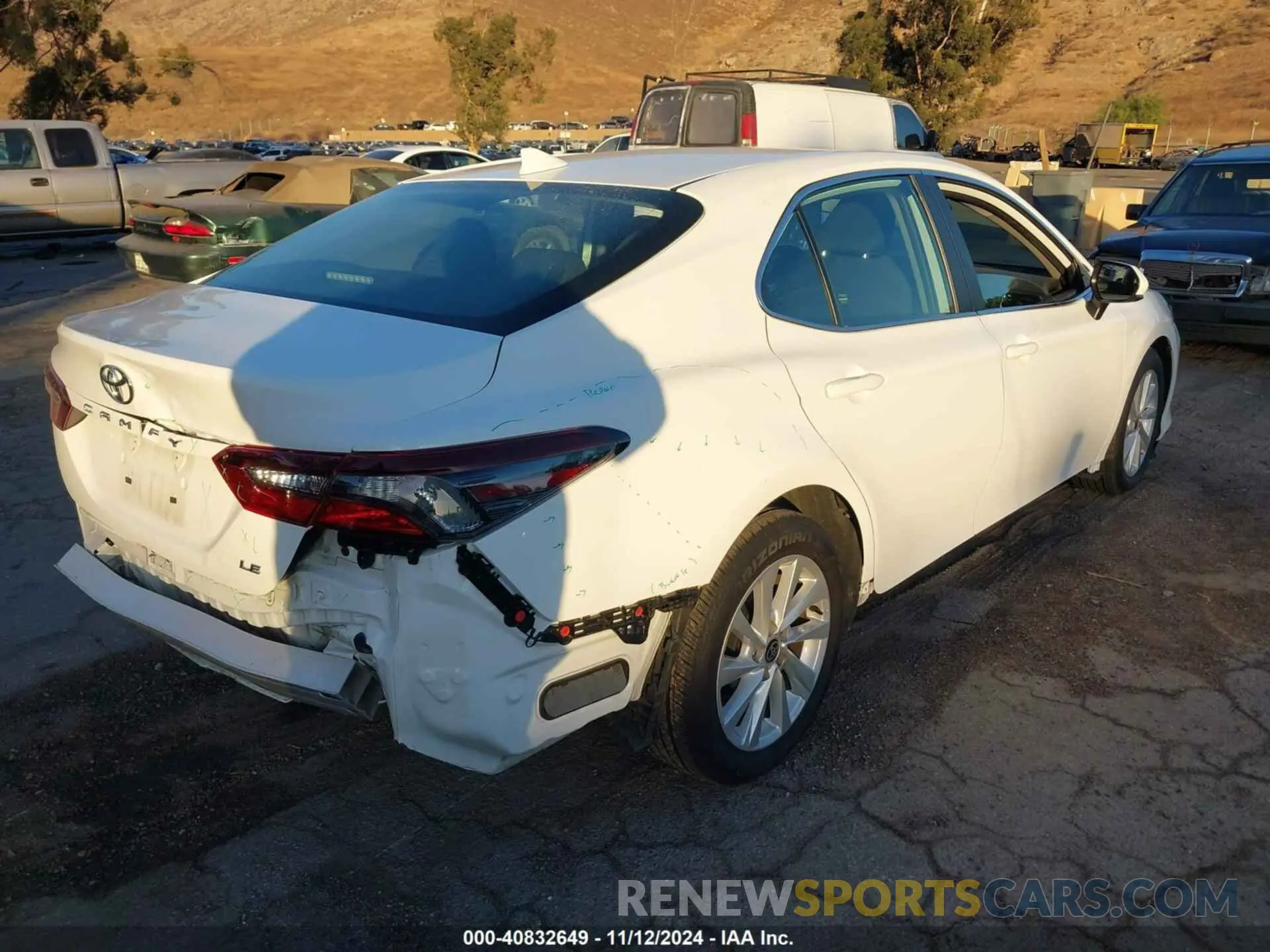 4 Photograph of a damaged car 4T1C11AKXMU453066 TOYOTA CAMRY 2021