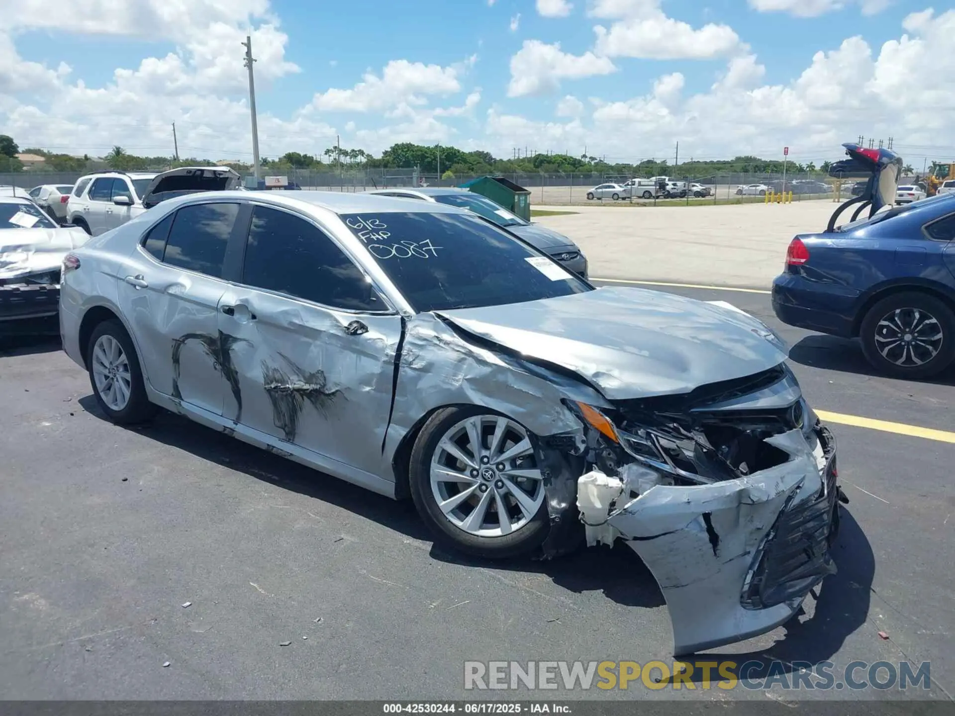 1 Photograph of a damaged car 4T1C11AKXMU480087 TOYOTA CAMRY 2021