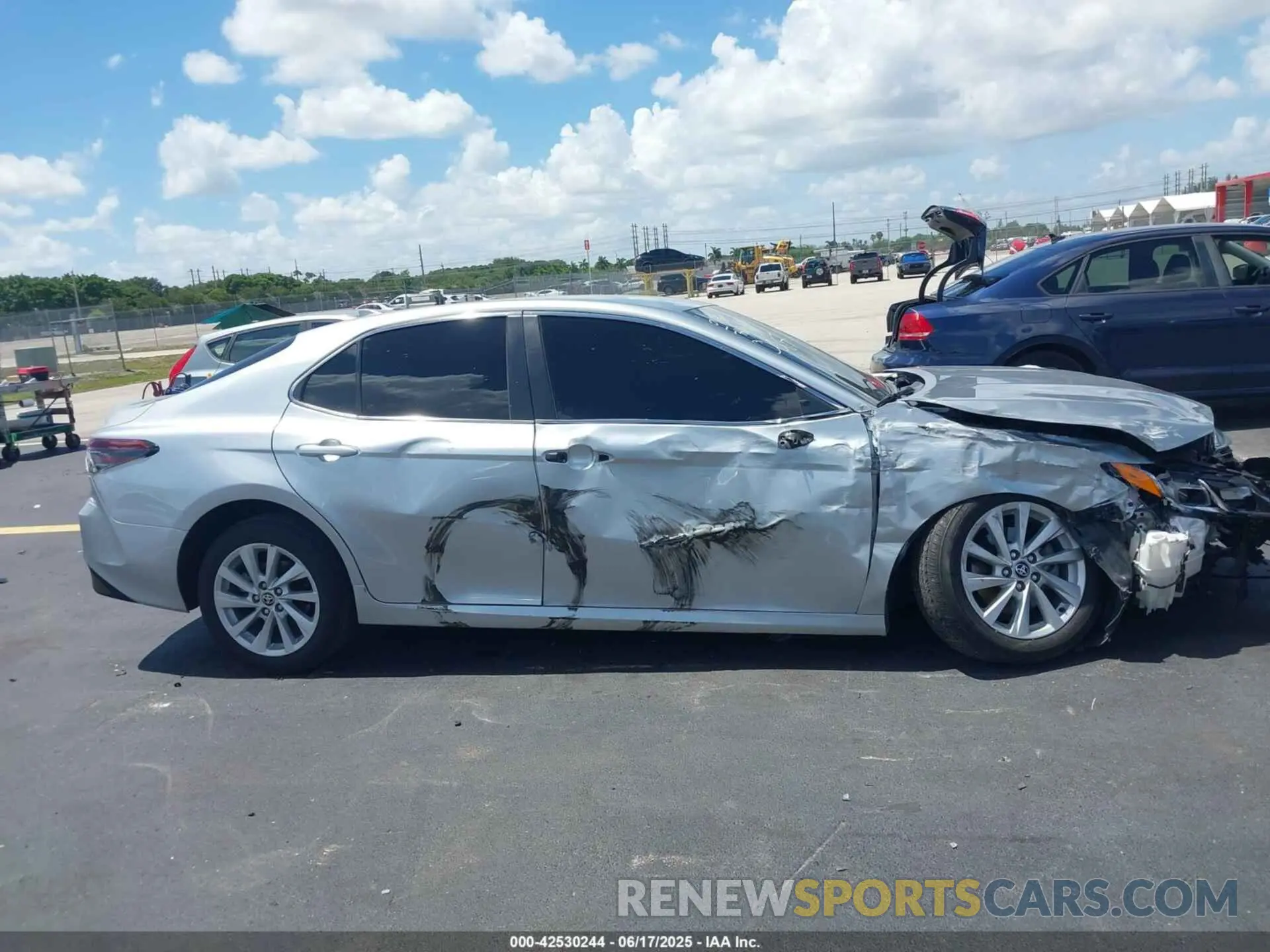 13 Photograph of a damaged car 4T1C11AKXMU480087 TOYOTA CAMRY 2021