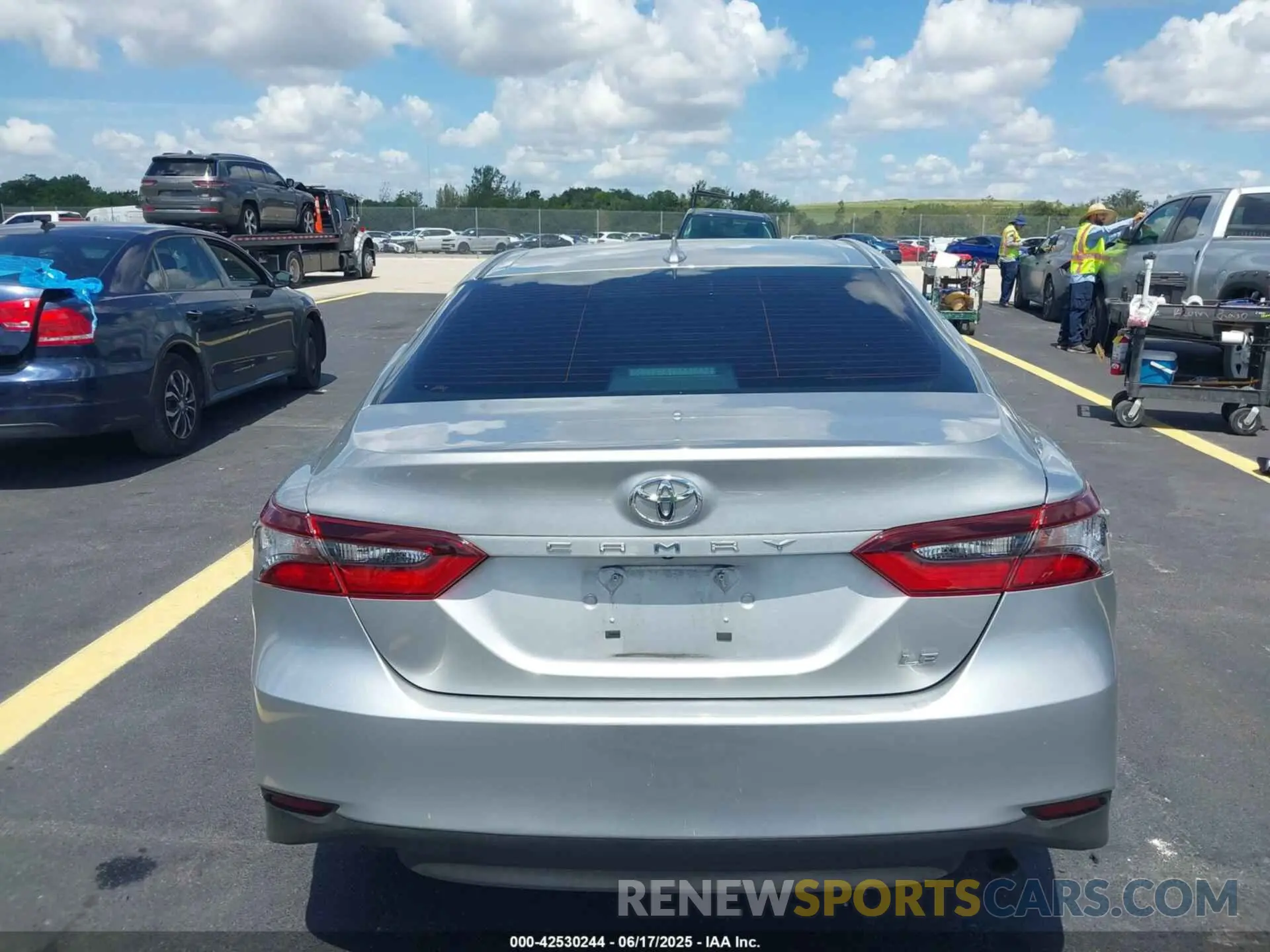 16 Photograph of a damaged car 4T1C11AKXMU480087 TOYOTA CAMRY 2021