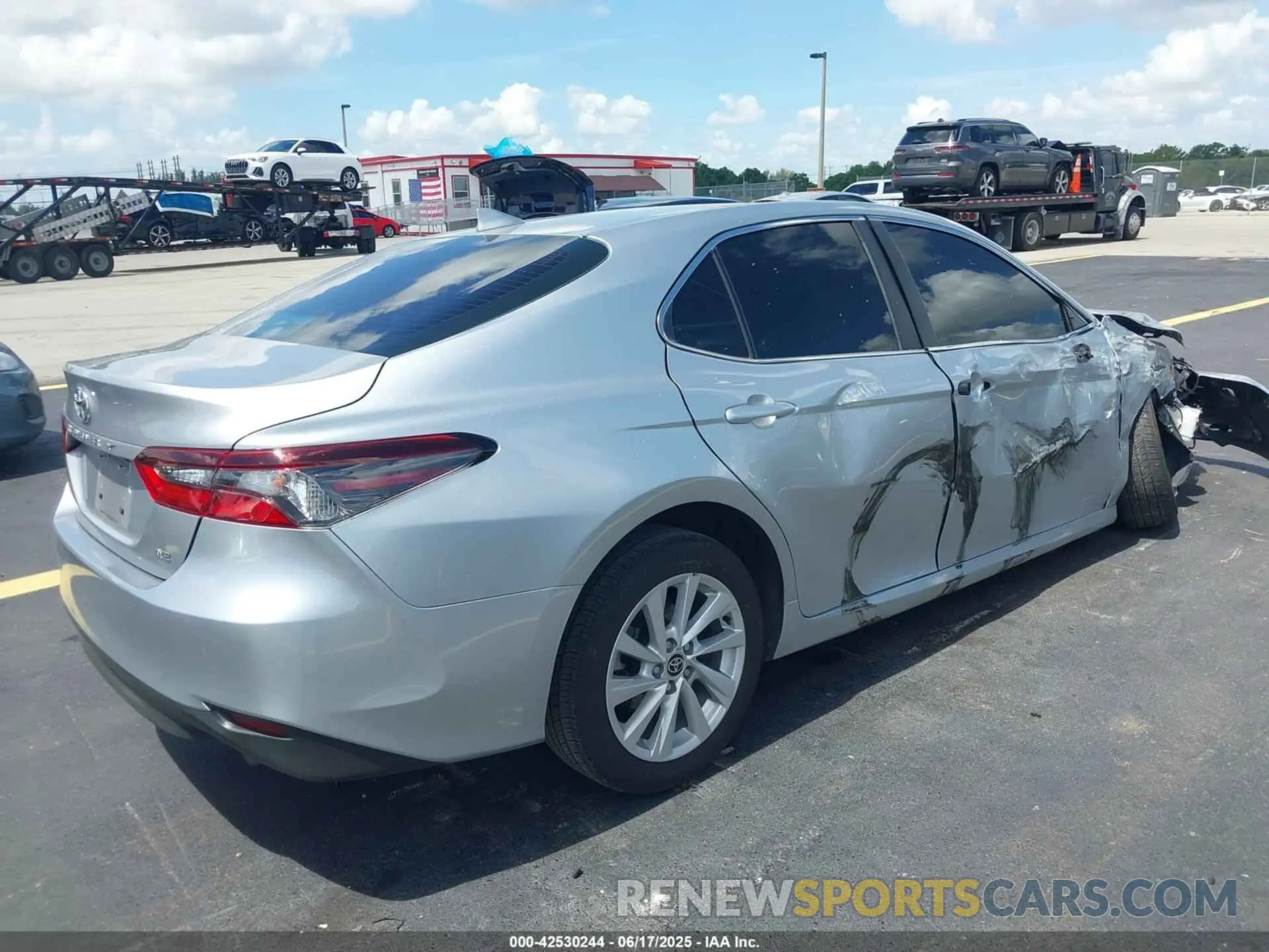 4 Photograph of a damaged car 4T1C11AKXMU480087 TOYOTA CAMRY 2021