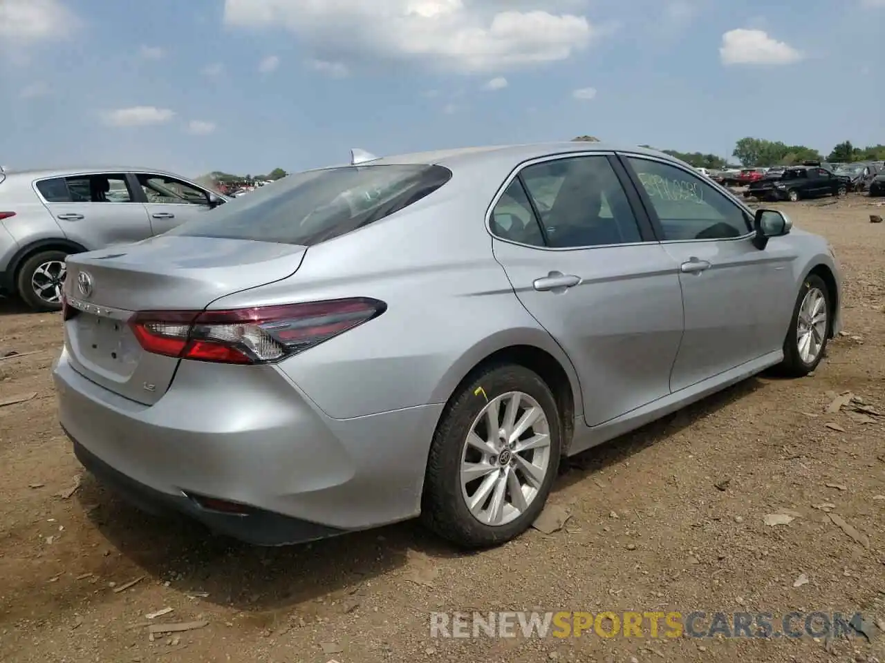 4 Photograph of a damaged car 4T1C11AKXMU522757 TOYOTA CAMRY 2021