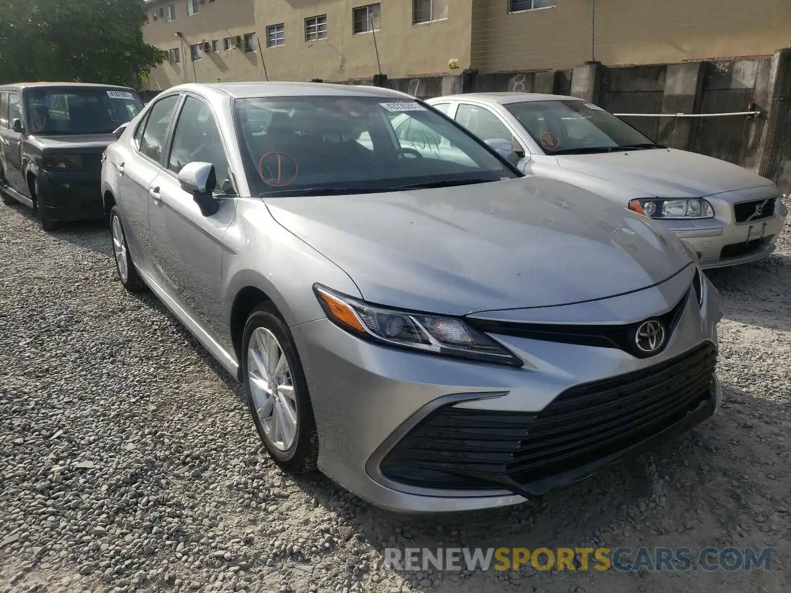 1 Photograph of a damaged car 4T1C11AKXMU559811 TOYOTA CAMRY 2021