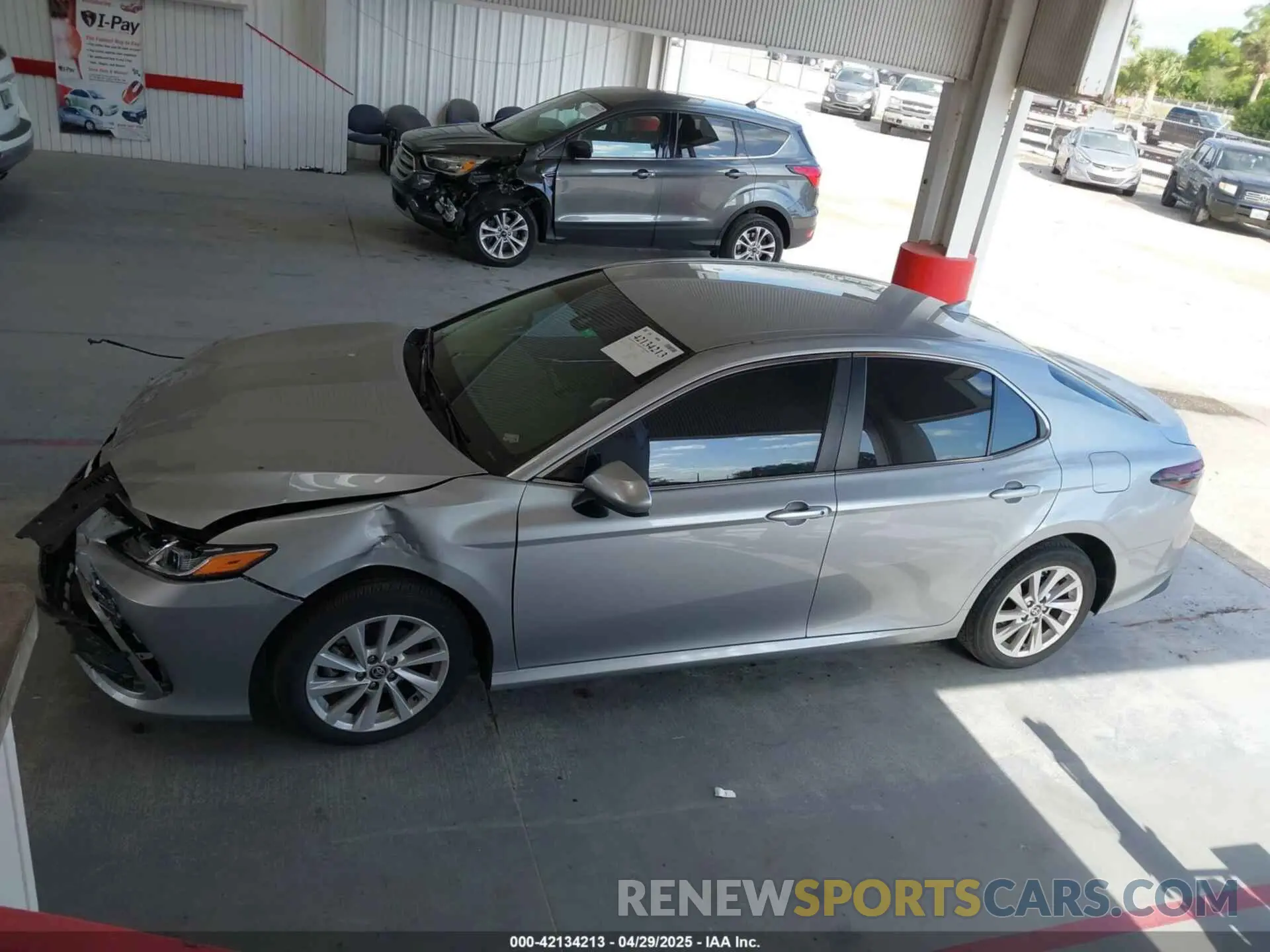 14 Photograph of a damaged car 4T1C11AKXMU569254 TOYOTA CAMRY 2021