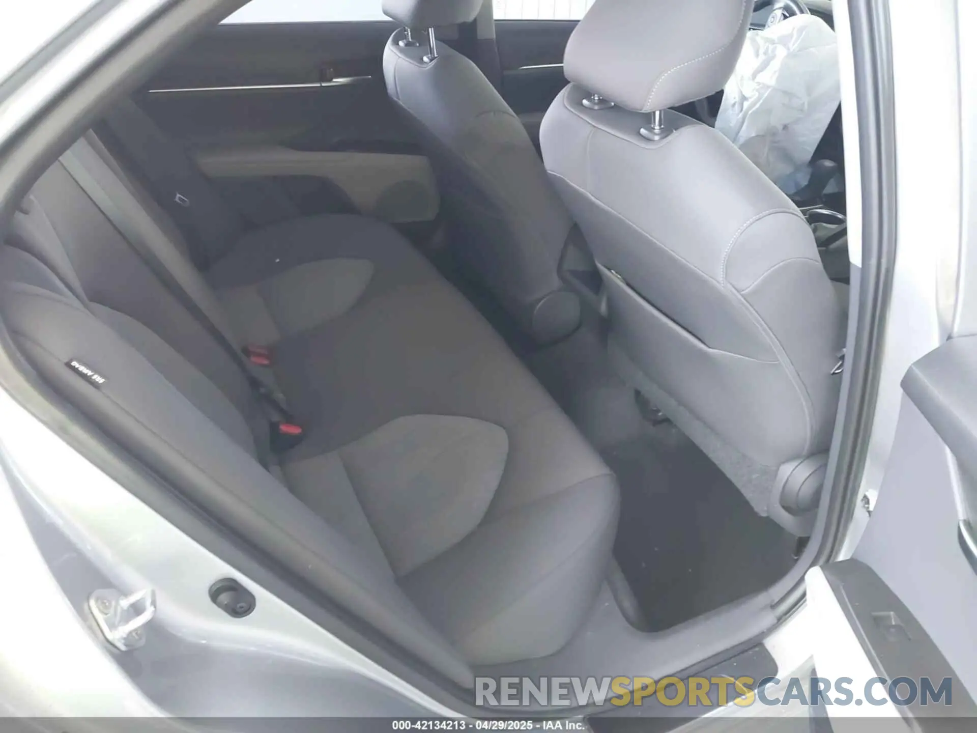 8 Photograph of a damaged car 4T1C11AKXMU569254 TOYOTA CAMRY 2021
