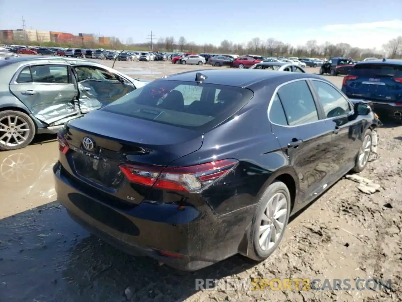 4 Photograph of a damaged car 4T1C11AKXMU571635 TOYOTA CAMRY 2021