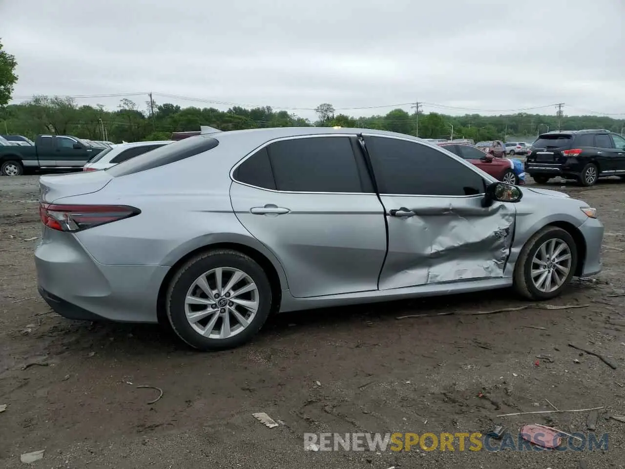 3 Photograph of a damaged car 4T1C11AKXMU586927 TOYOTA CAMRY 2021
