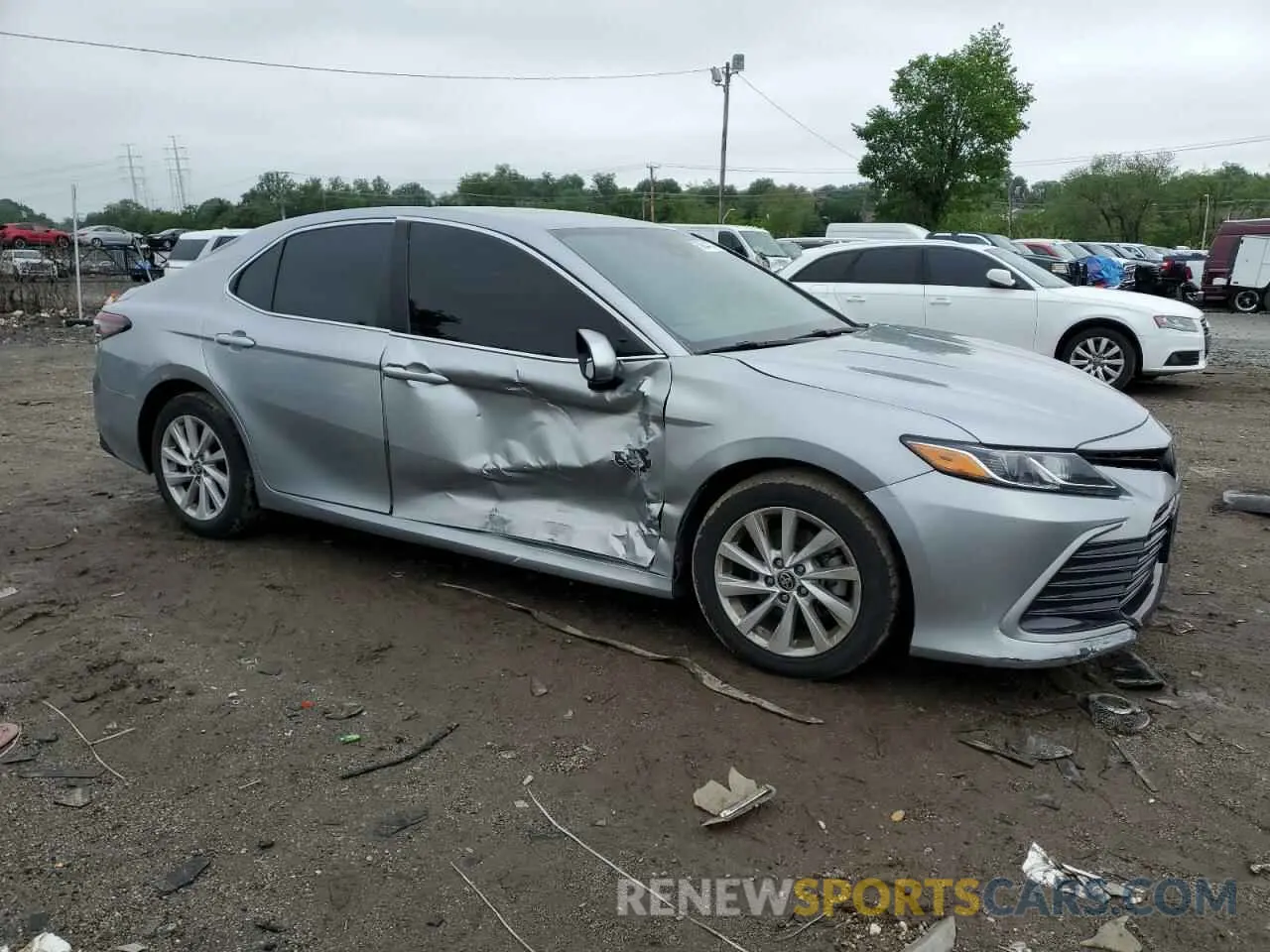 4 Photograph of a damaged car 4T1C11AKXMU586927 TOYOTA CAMRY 2021