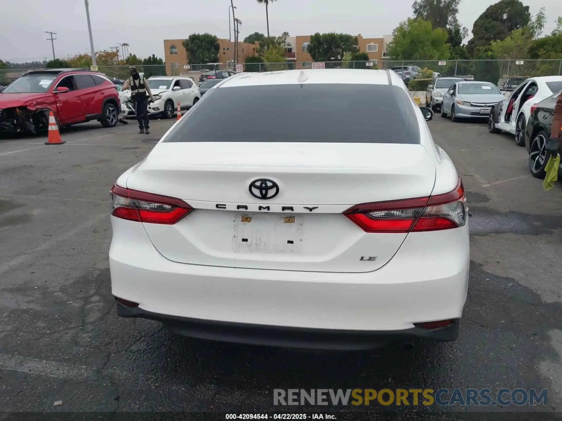 16 Photograph of a damaged car 4T1C11AKXMU597300 TOYOTA CAMRY 2021