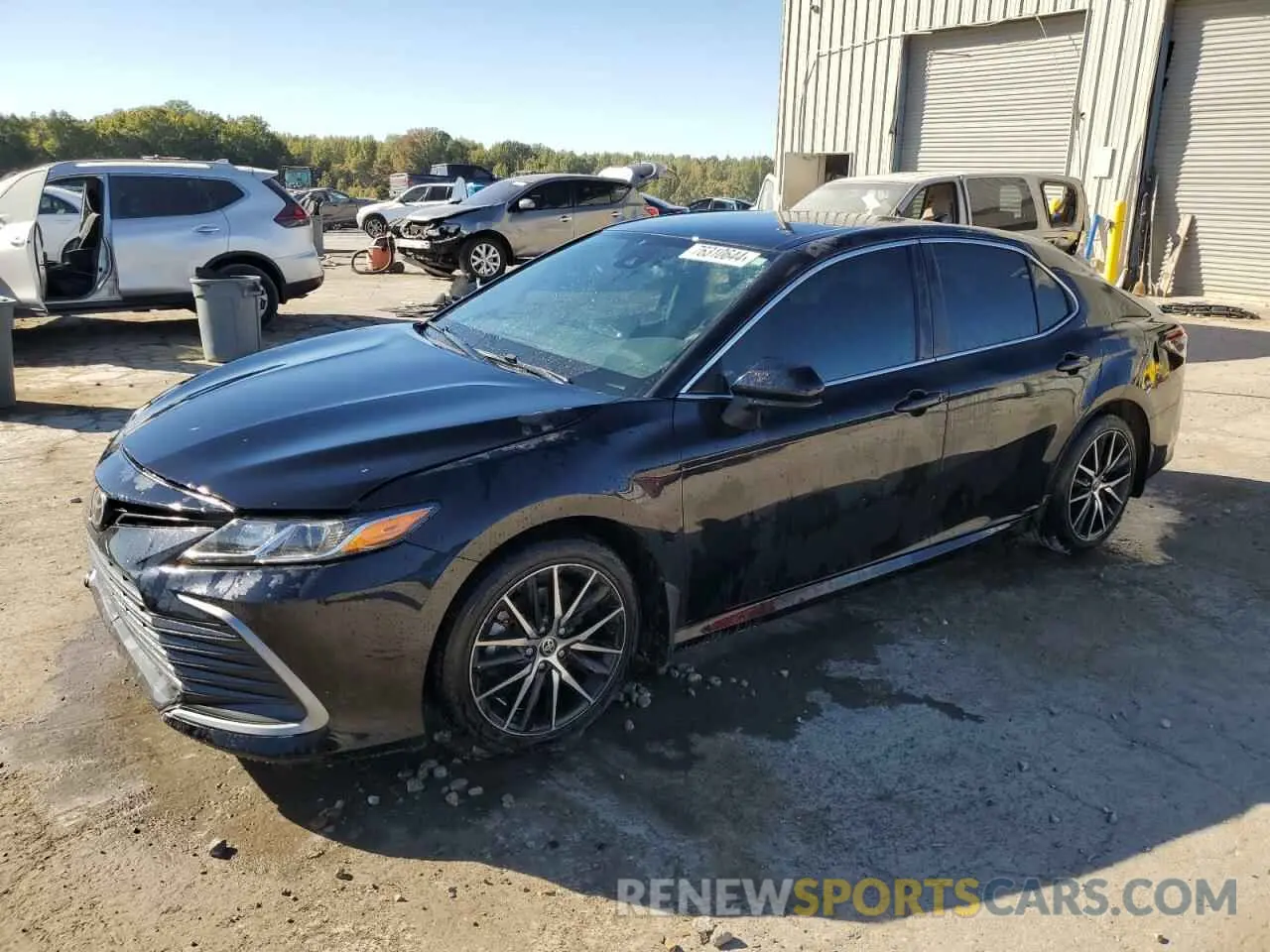 1 Photograph of a damaged car 4T1C11AKXMU613060 TOYOTA CAMRY 2021