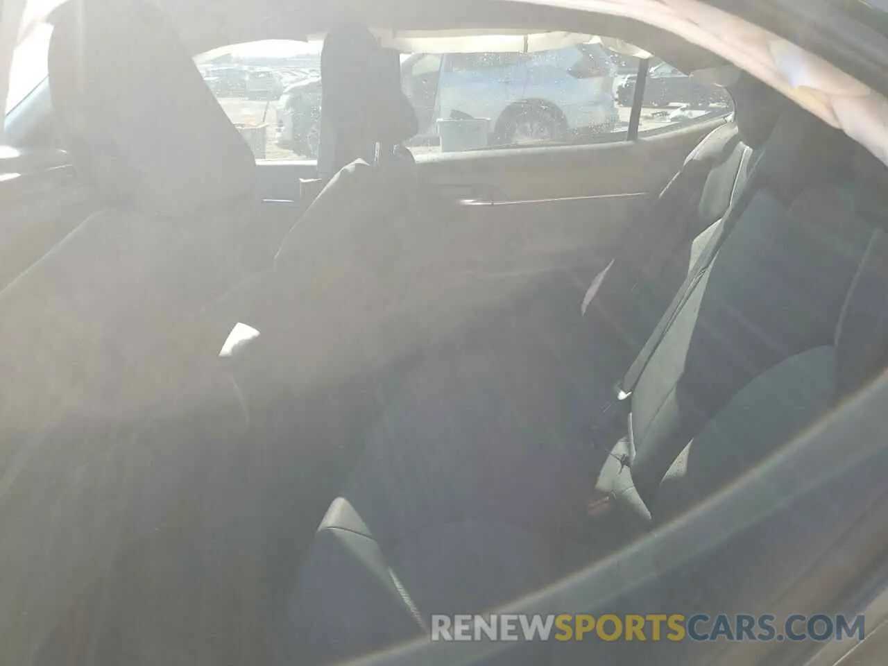 10 Photograph of a damaged car 4T1C11AKXMU613060 TOYOTA CAMRY 2021