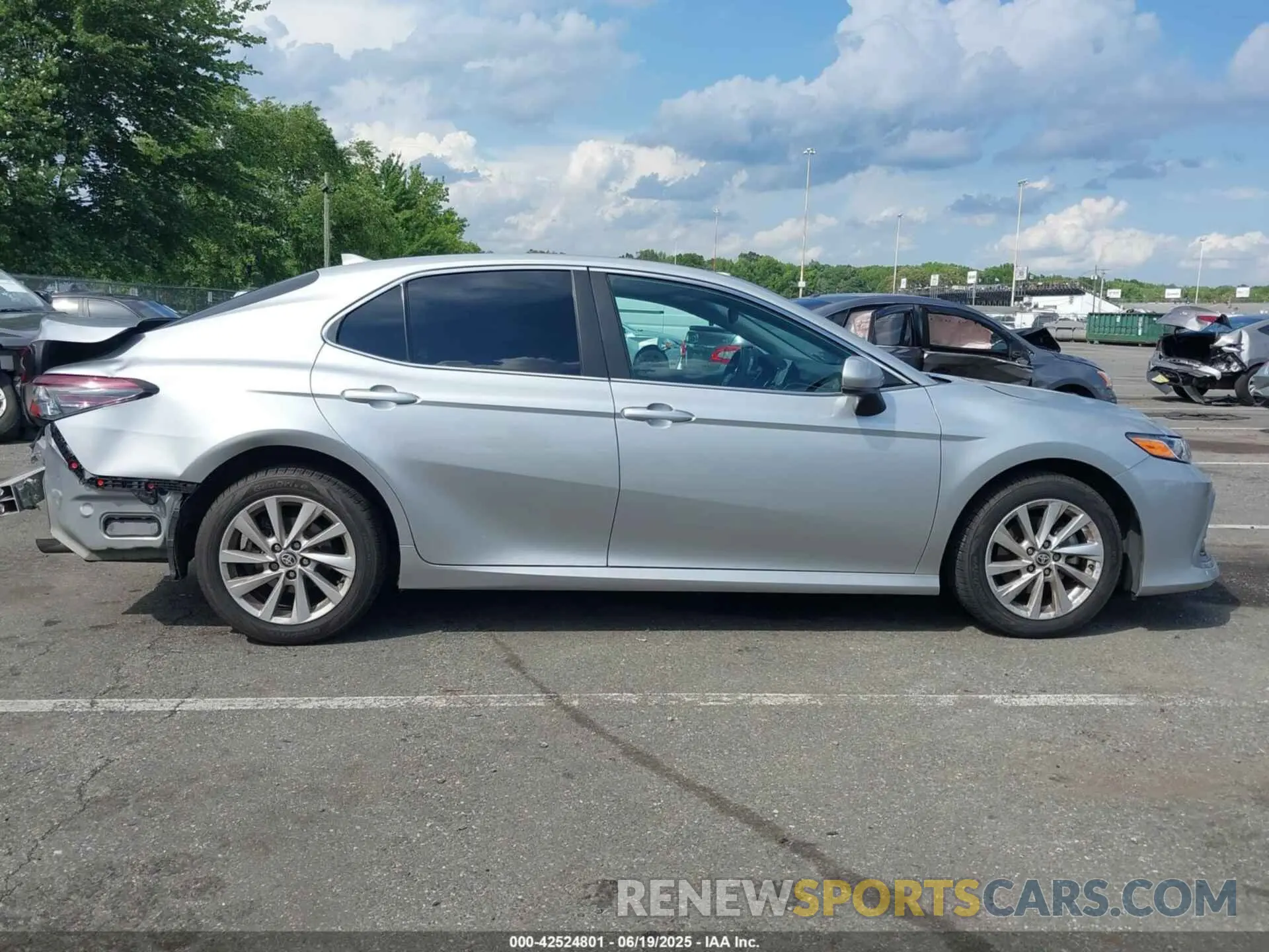 13 Photograph of a damaged car 4T1C11BK1MU023781 TOYOTA CAMRY 2021