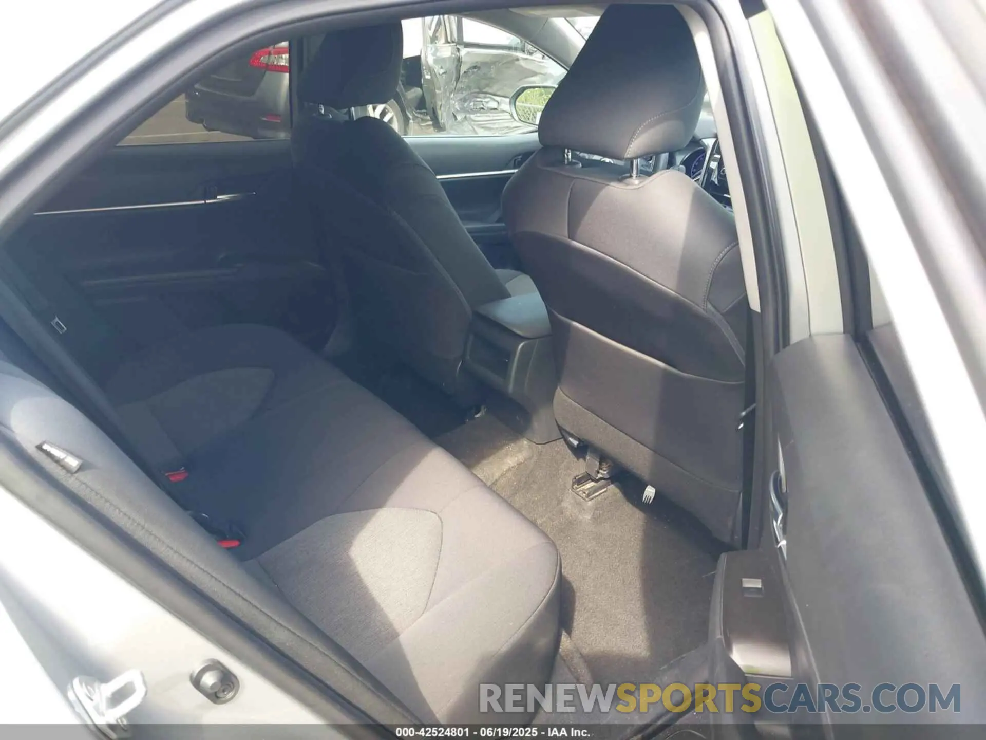 8 Photograph of a damaged car 4T1C11BK1MU023781 TOYOTA CAMRY 2021