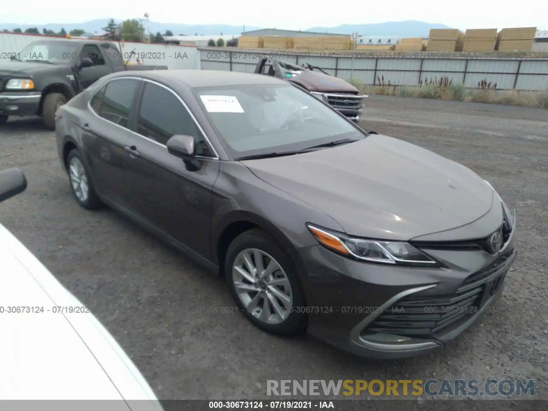 1 Photograph of a damaged car 4T1C11BK2MU026172 TOYOTA CAMRY 2021