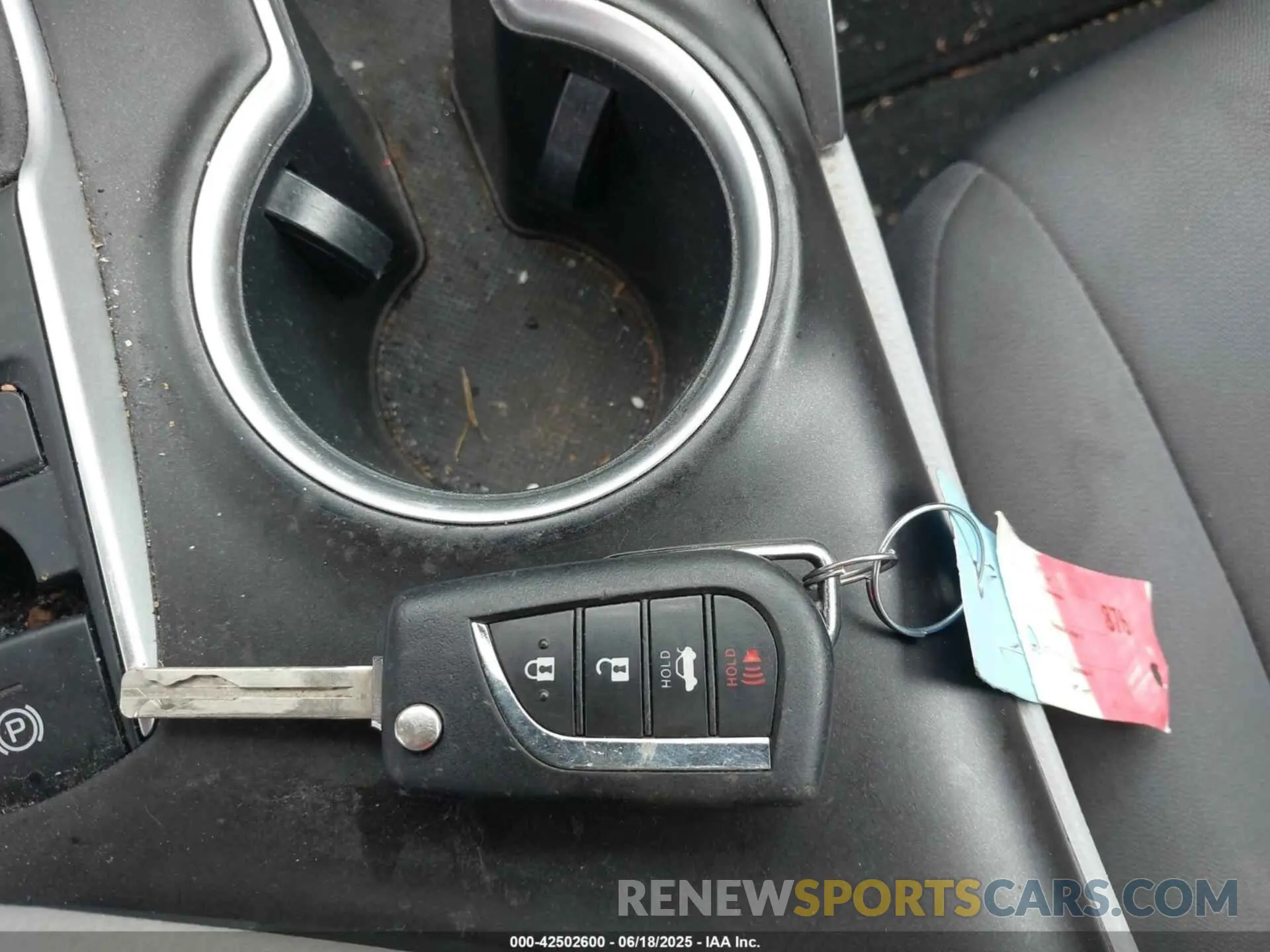 11 Photograph of a damaged car 4T1C11BK5MU028031 TOYOTA CAMRY 2021