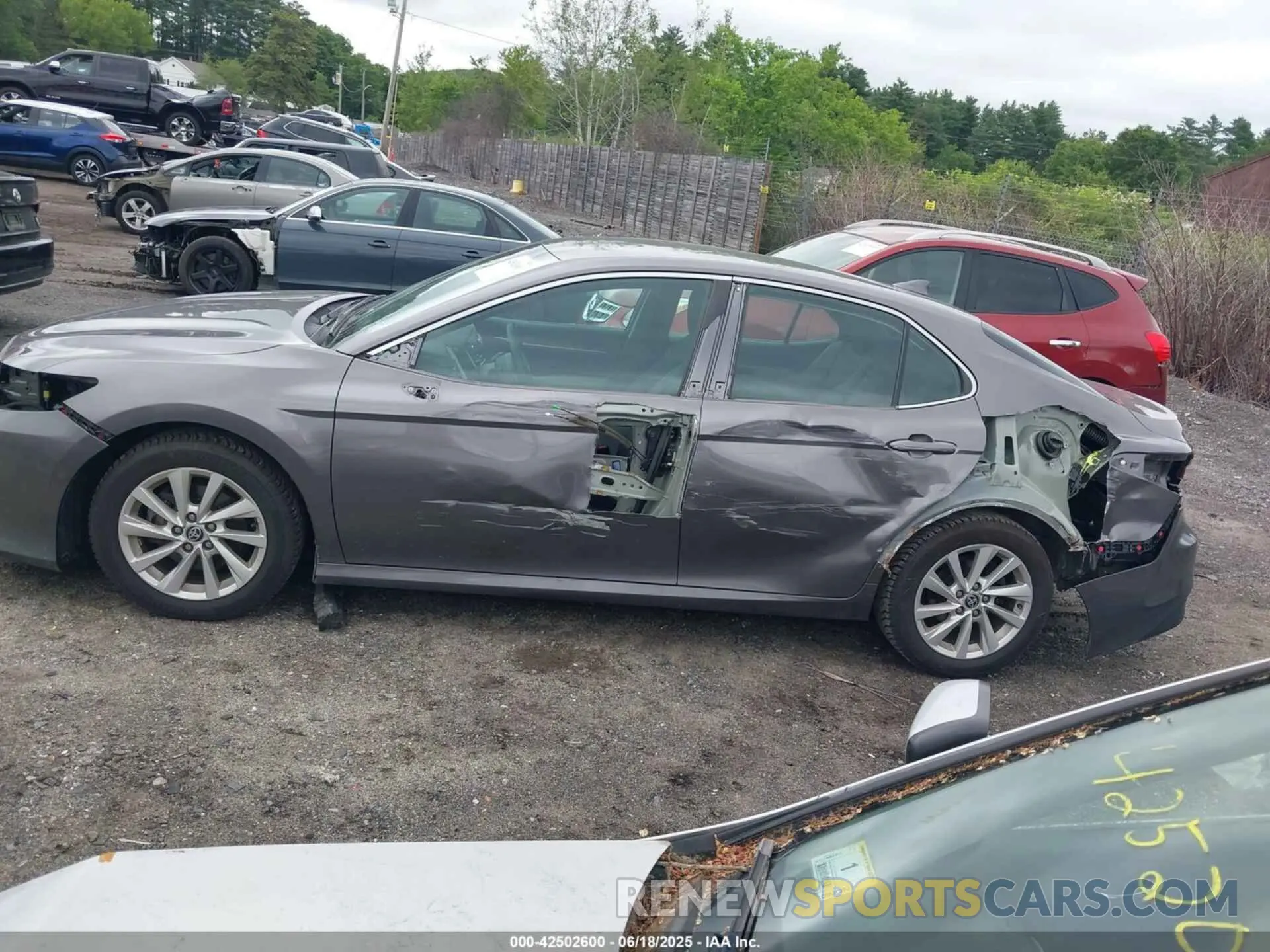 15 Photograph of a damaged car 4T1C11BK5MU028031 TOYOTA CAMRY 2021