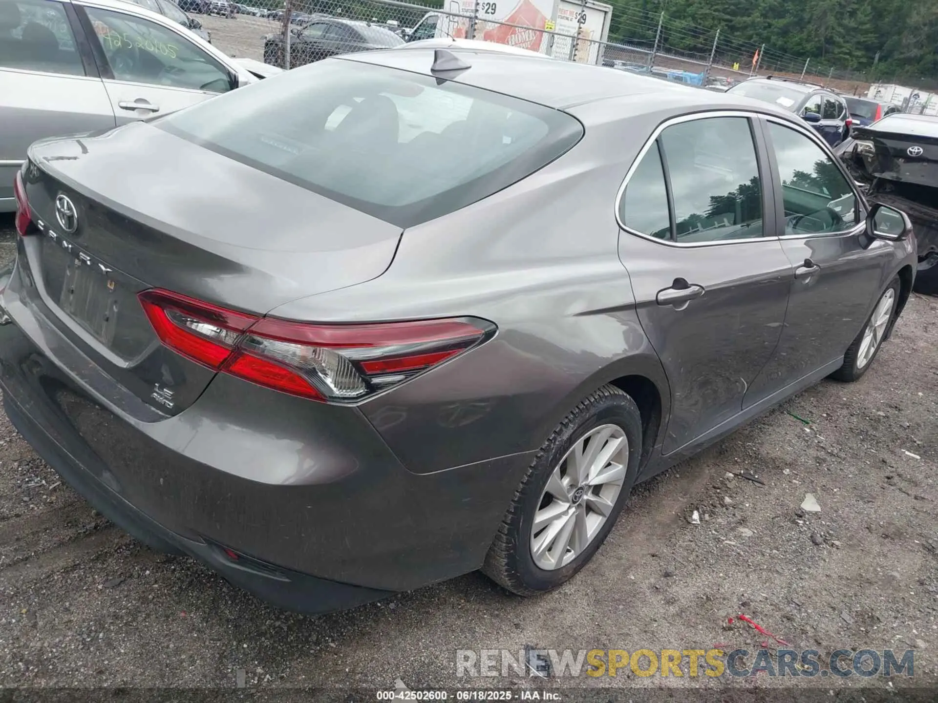 4 Photograph of a damaged car 4T1C11BK5MU028031 TOYOTA CAMRY 2021