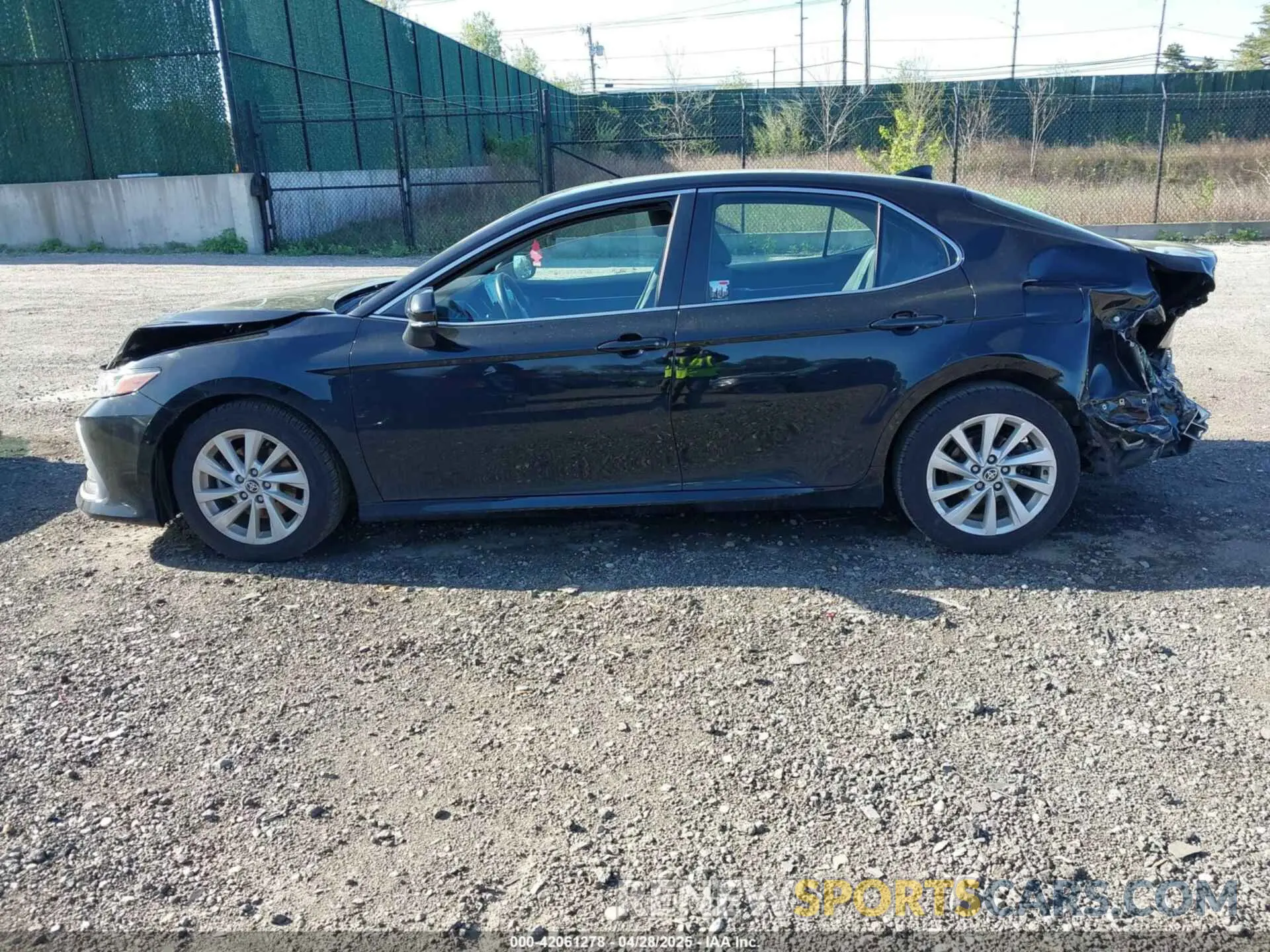 14 Photograph of a damaged car 4T1C11BK7MU034154 TOYOTA CAMRY 2021