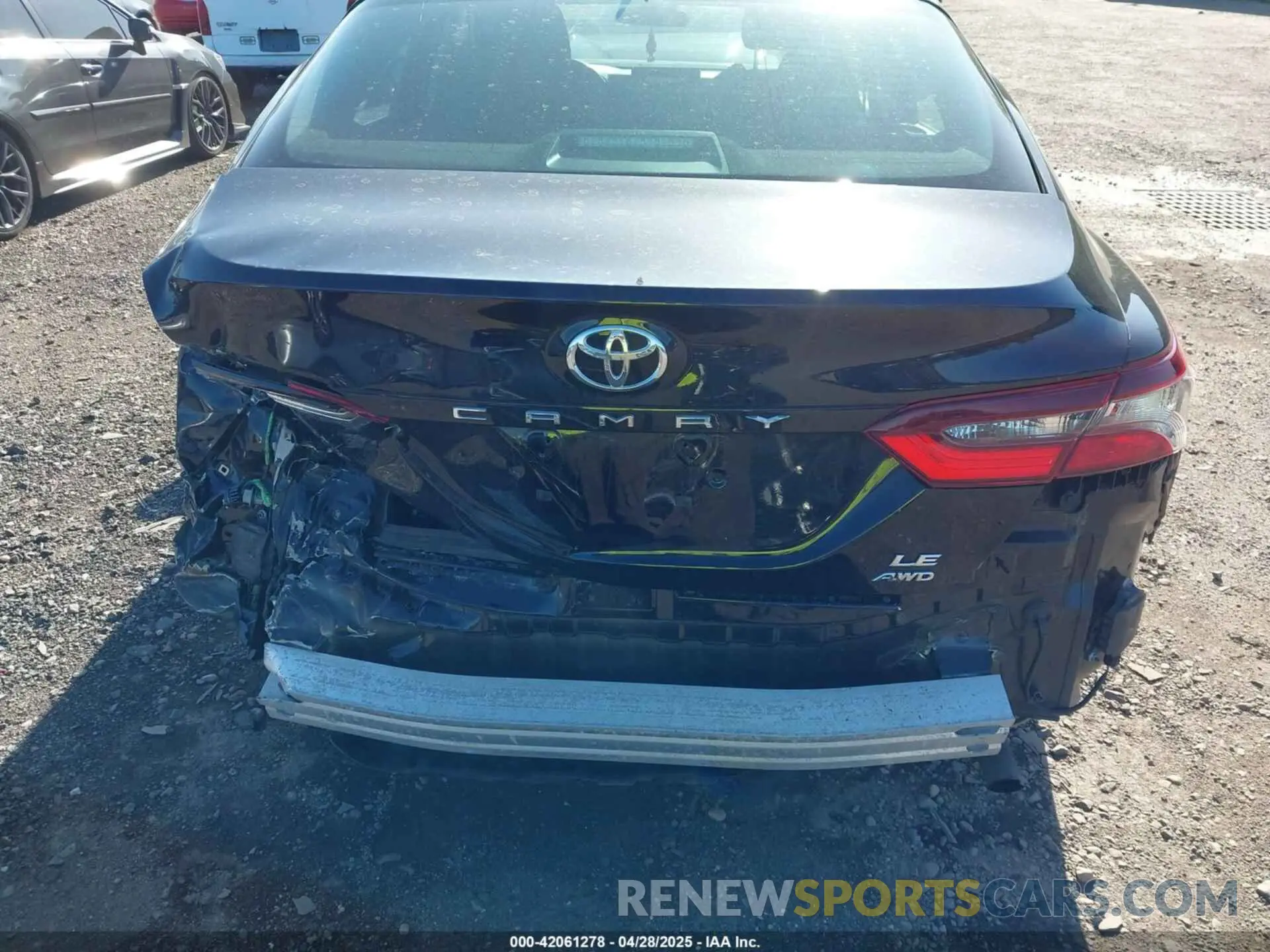 16 Photograph of a damaged car 4T1C11BK7MU034154 TOYOTA CAMRY 2021