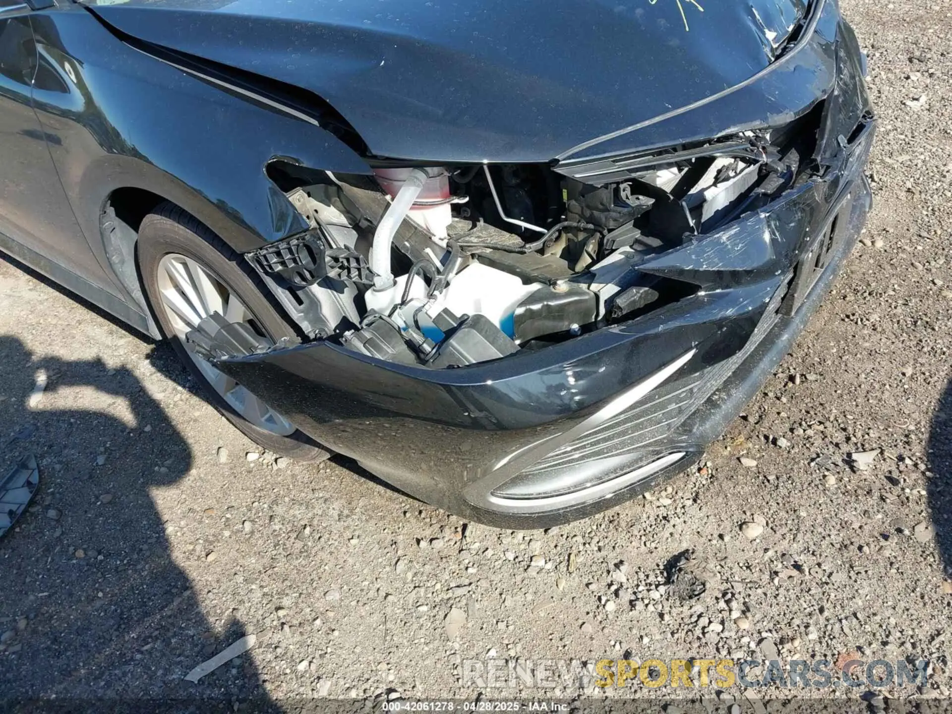 17 Photograph of a damaged car 4T1C11BK7MU034154 TOYOTA CAMRY 2021