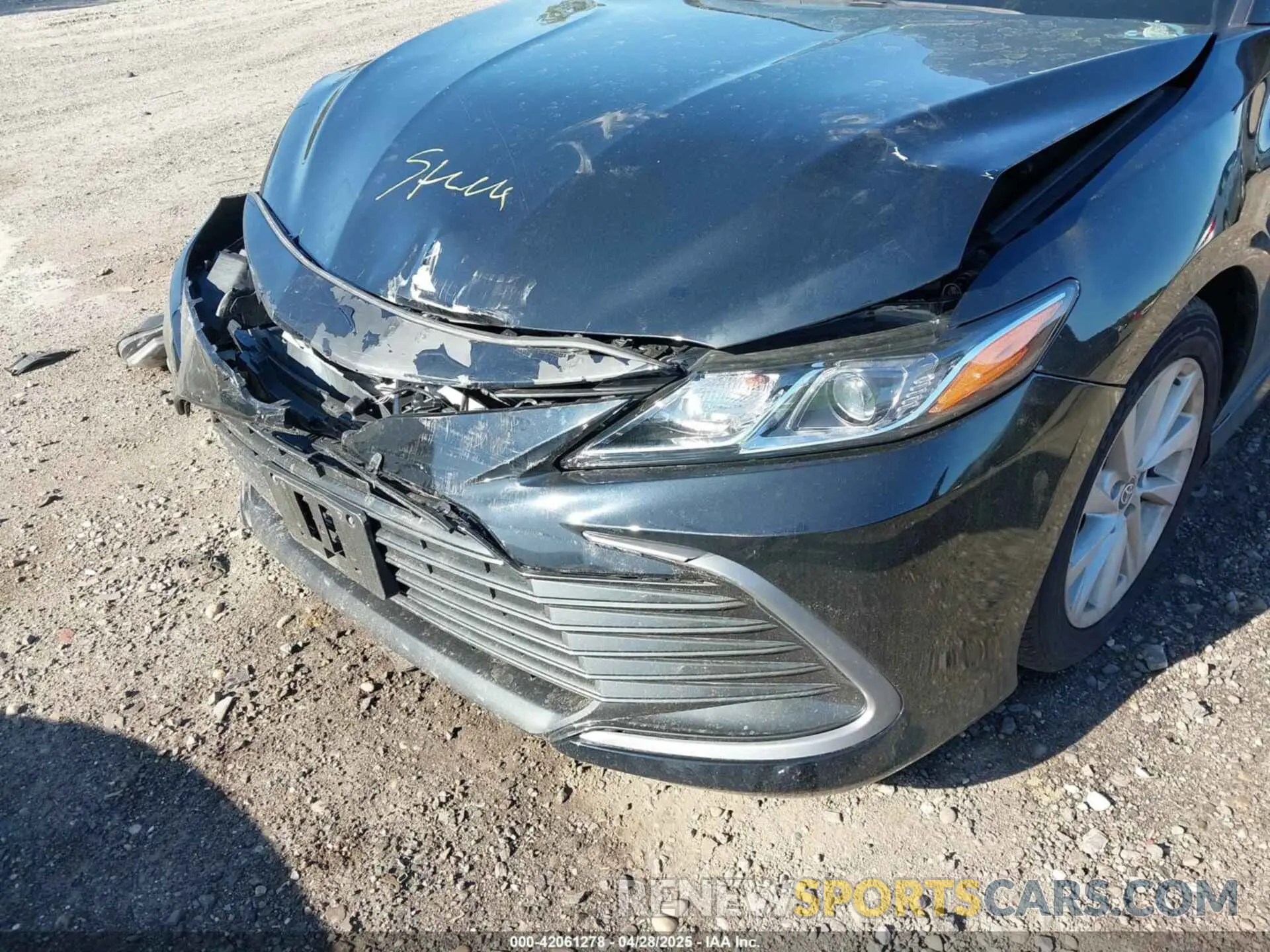 18 Photograph of a damaged car 4T1C11BK7MU034154 TOYOTA CAMRY 2021
